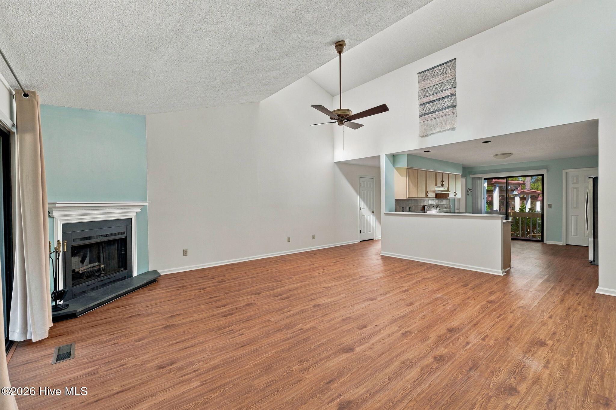 36 Martin Drive Unit E Property Photo 7