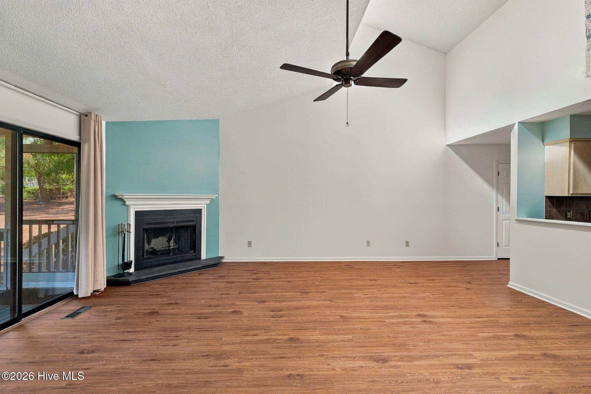 36 Martin Drive Unit E Property Photo 8
