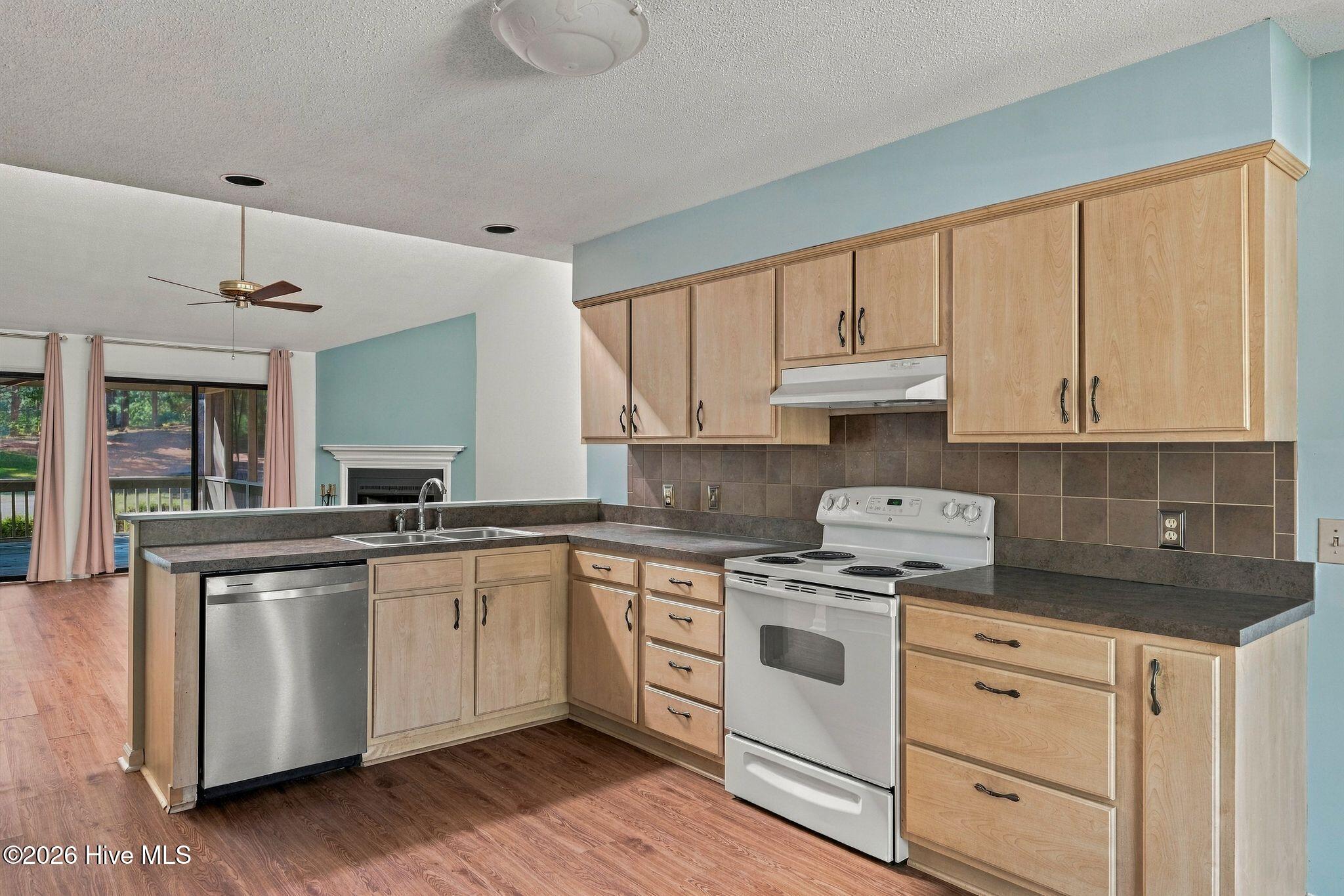 36 Martin Drive Unit E Property Photo 11