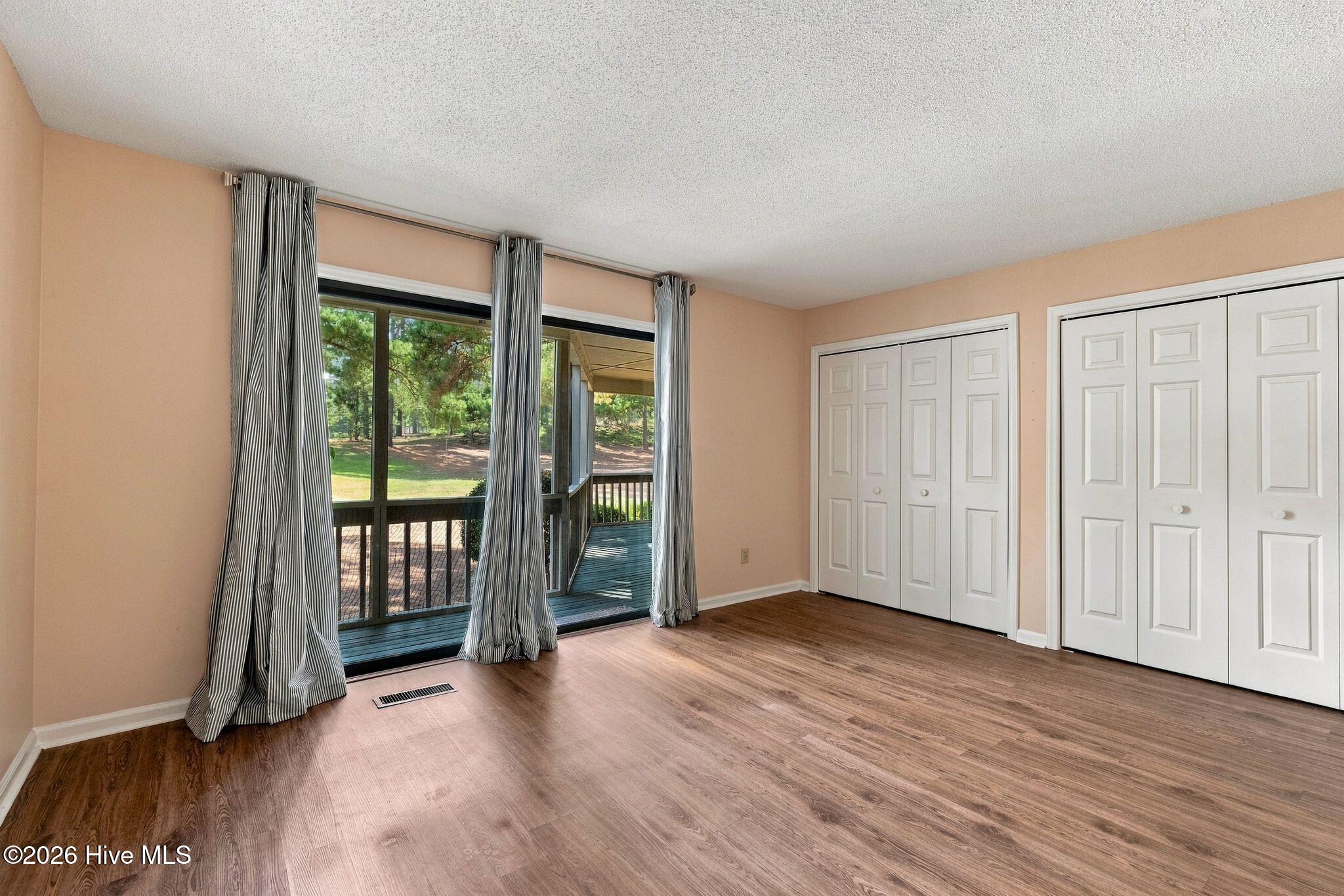 36 Martin Drive Unit E Property Photo 17