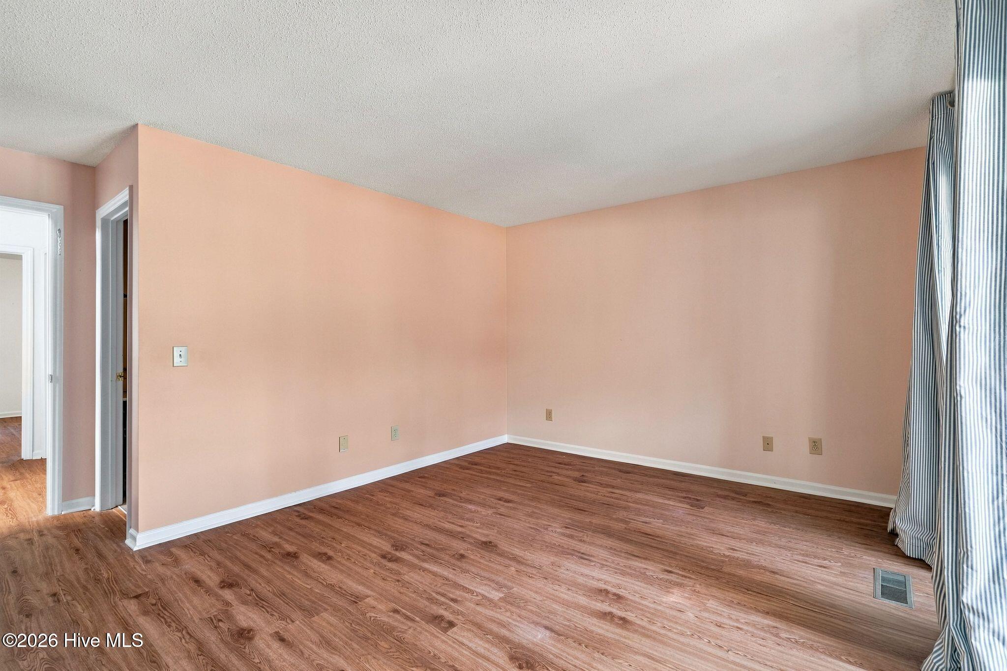 36 Martin Drive Unit E Property Photo 18