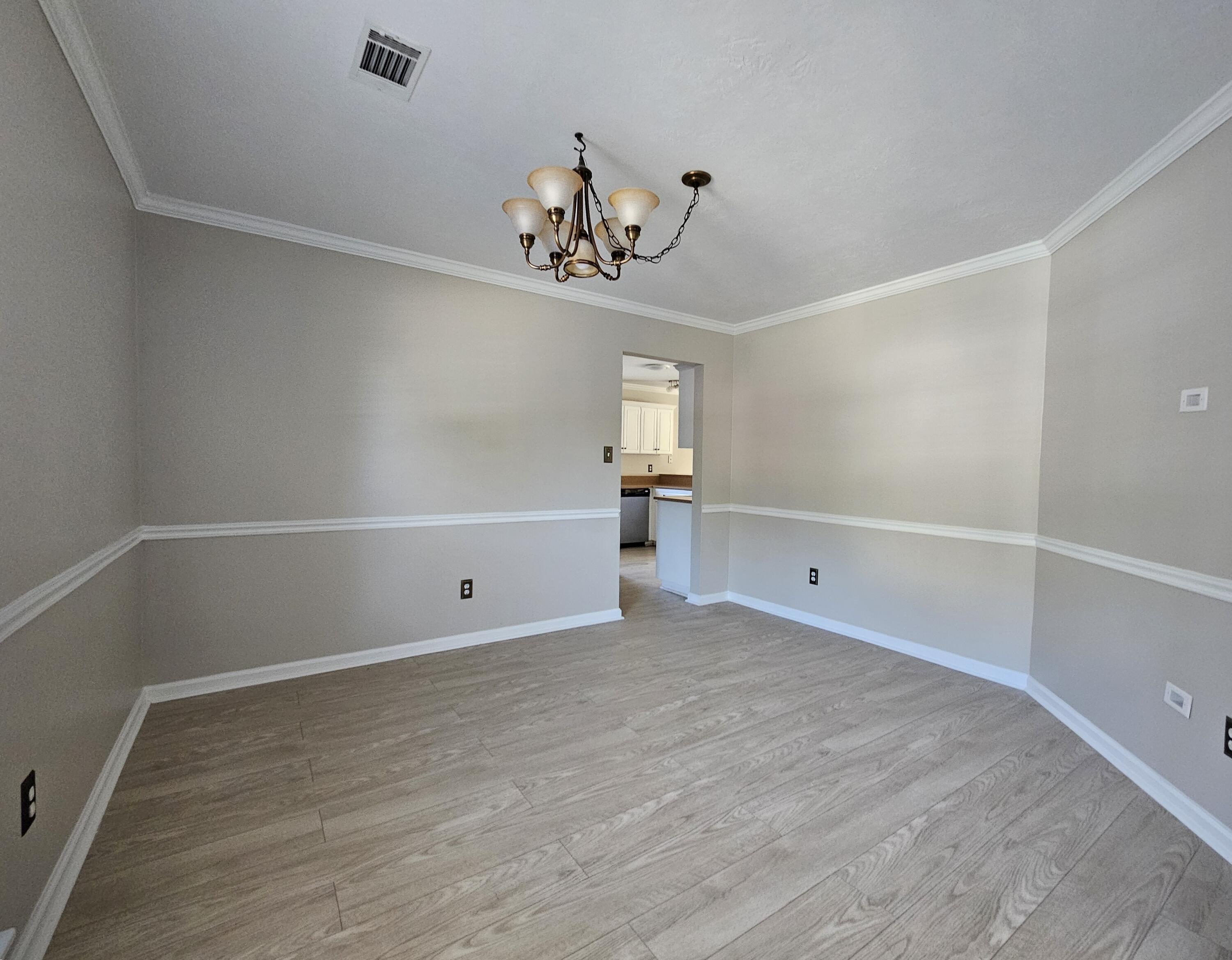 7629 Senators Ridge Drive Property Photo 4