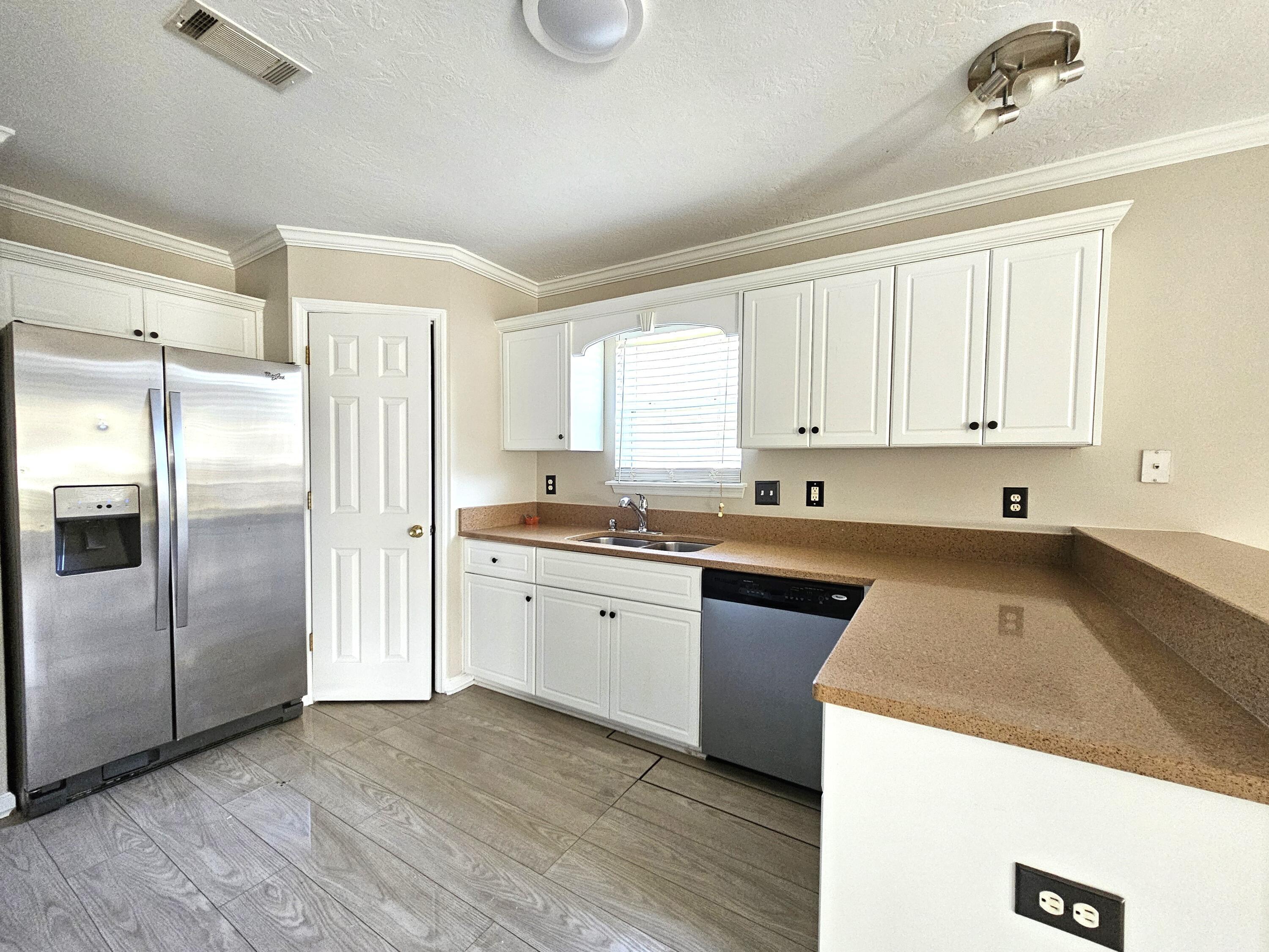 7629 Senators Ridge Drive Property Photo 7