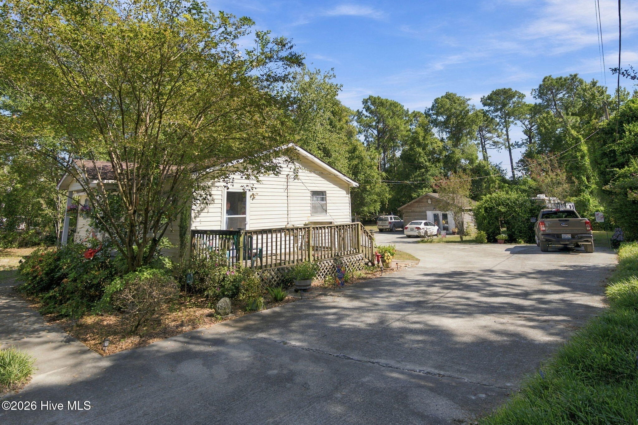154 Bryan Road Property Photo 3