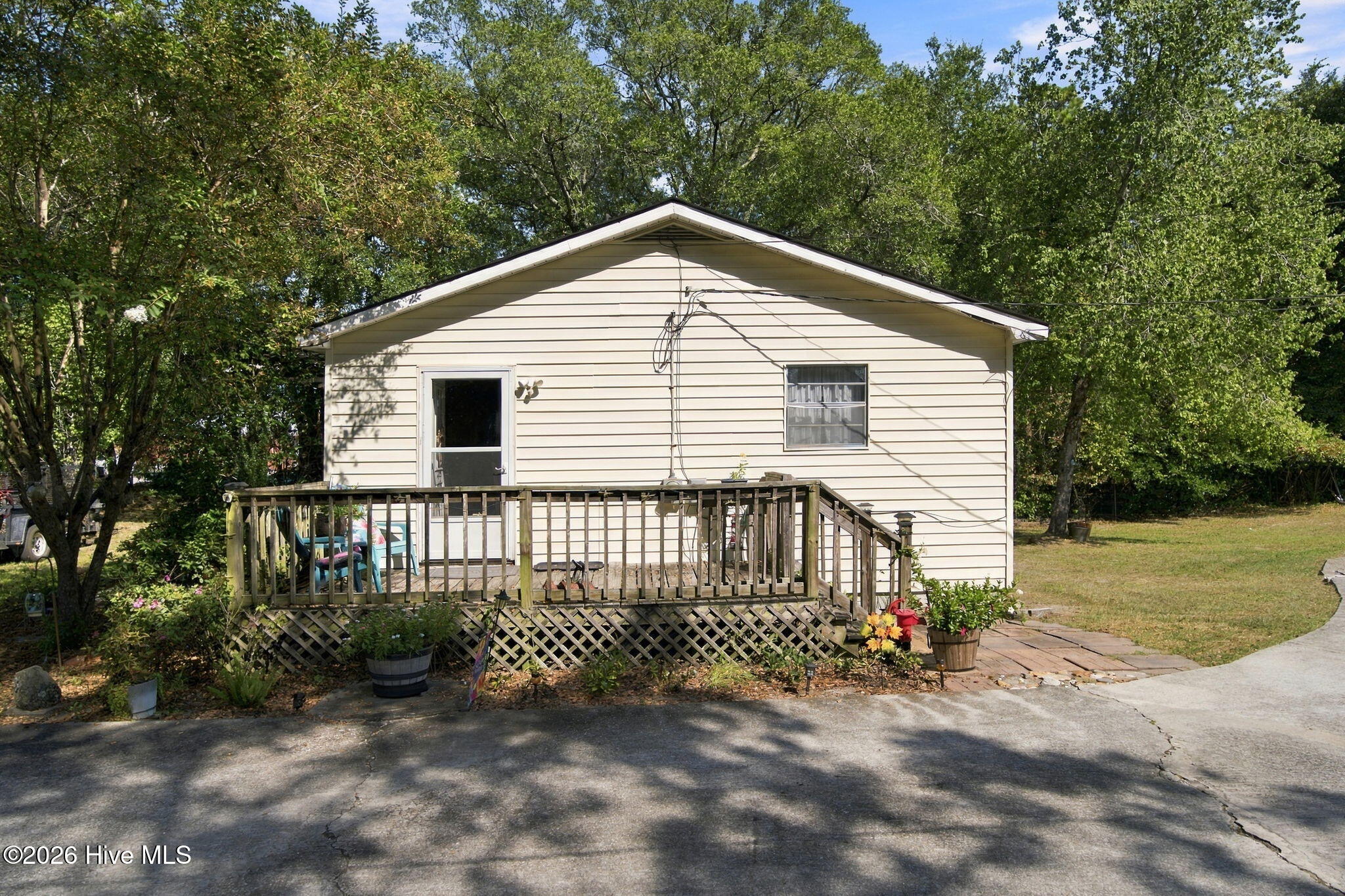 154 Bryan Road Property Photo 4
