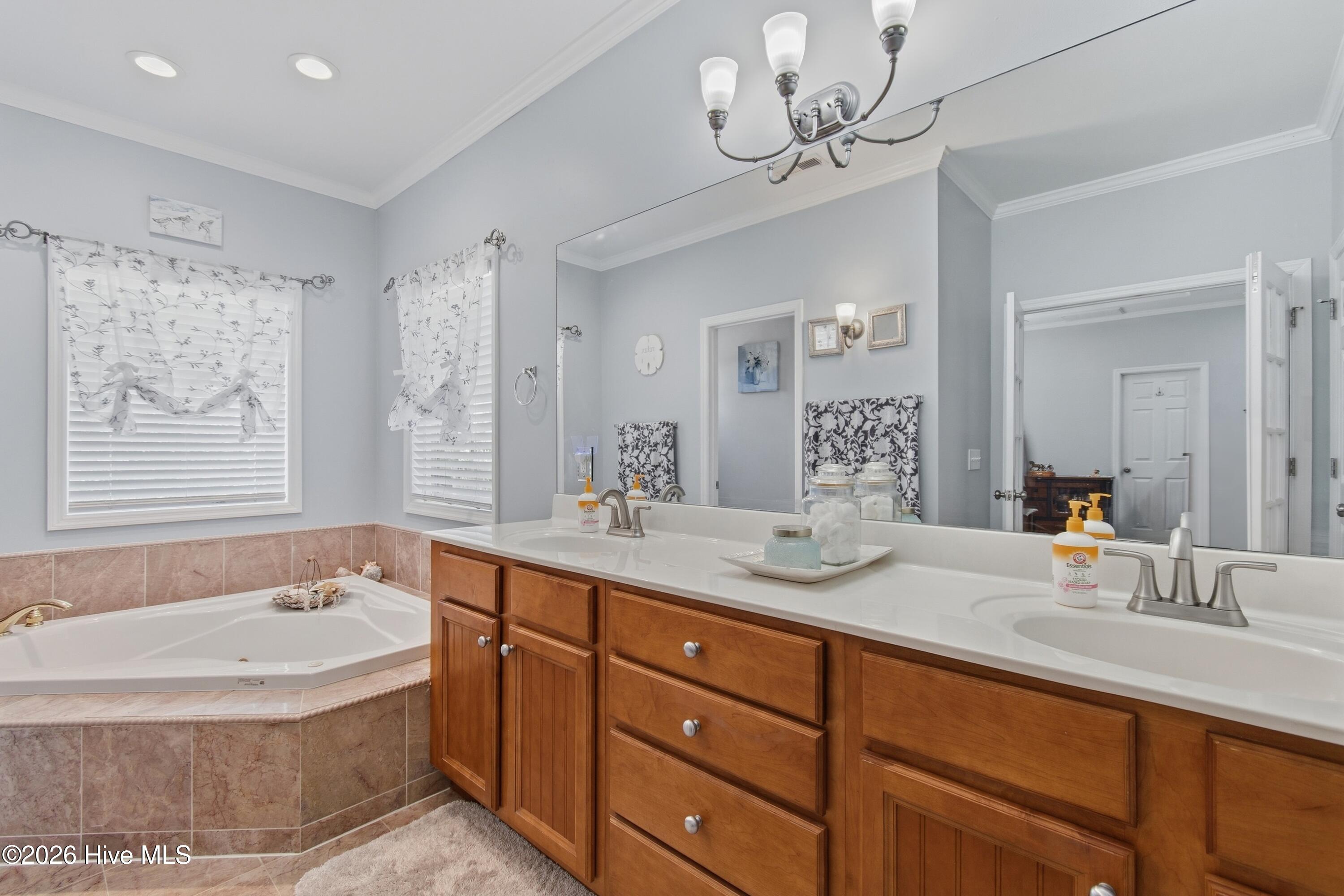 2847 Palm Grove Court Sw Property Photo 13