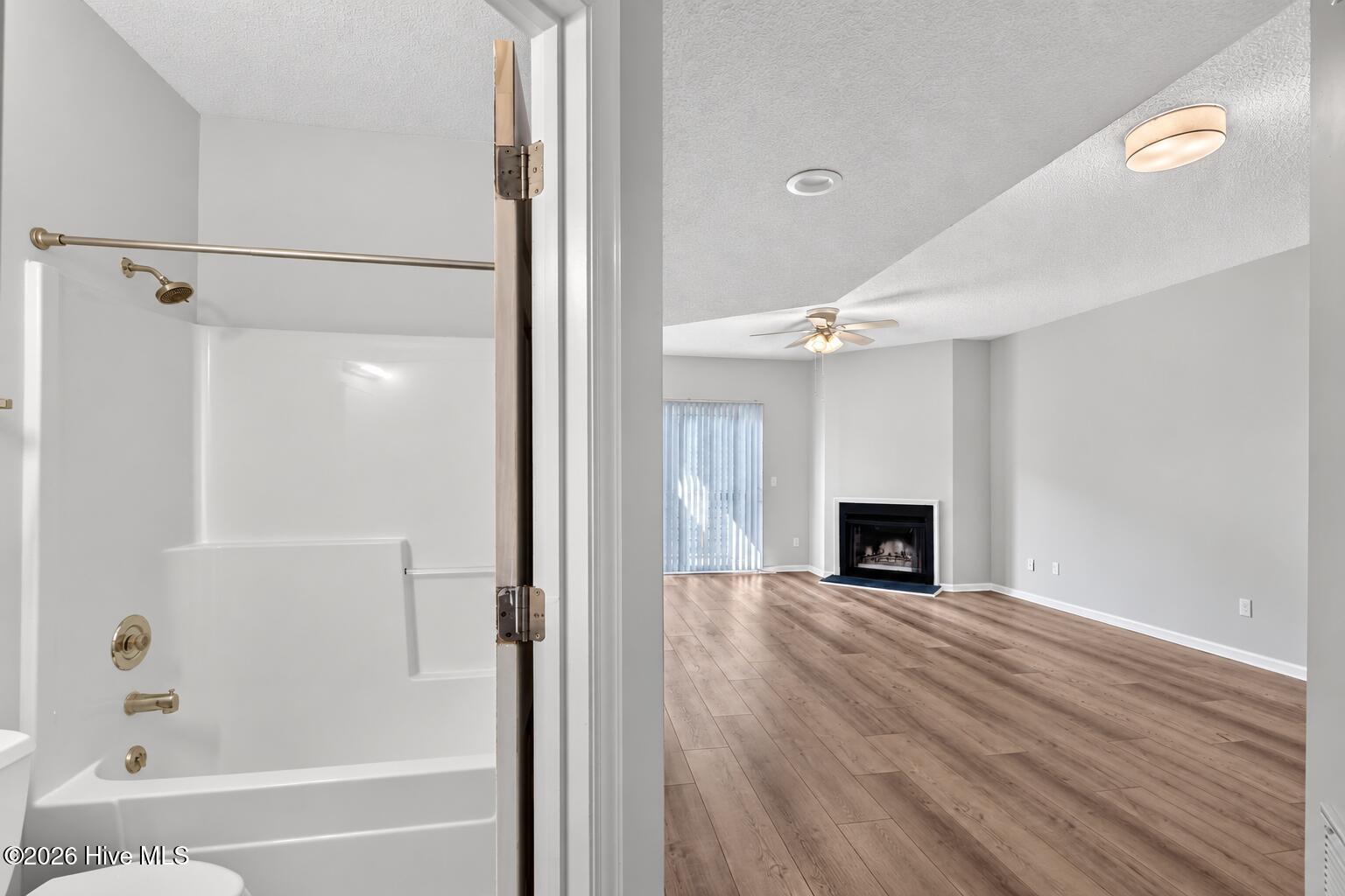 4240 Wilshire Boulevard 202e Property Photo 15