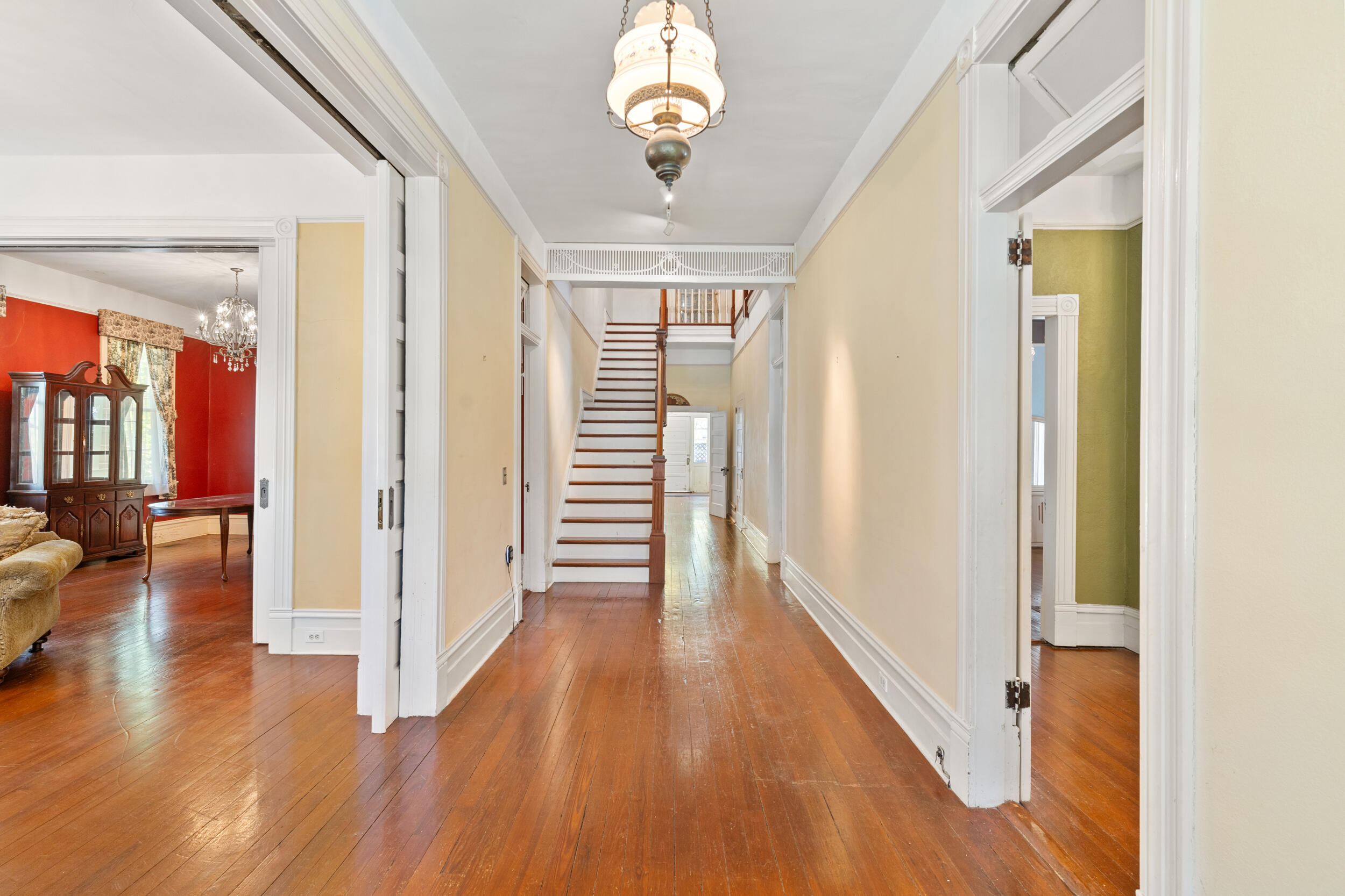 401 W Broad Street Property Photo 4