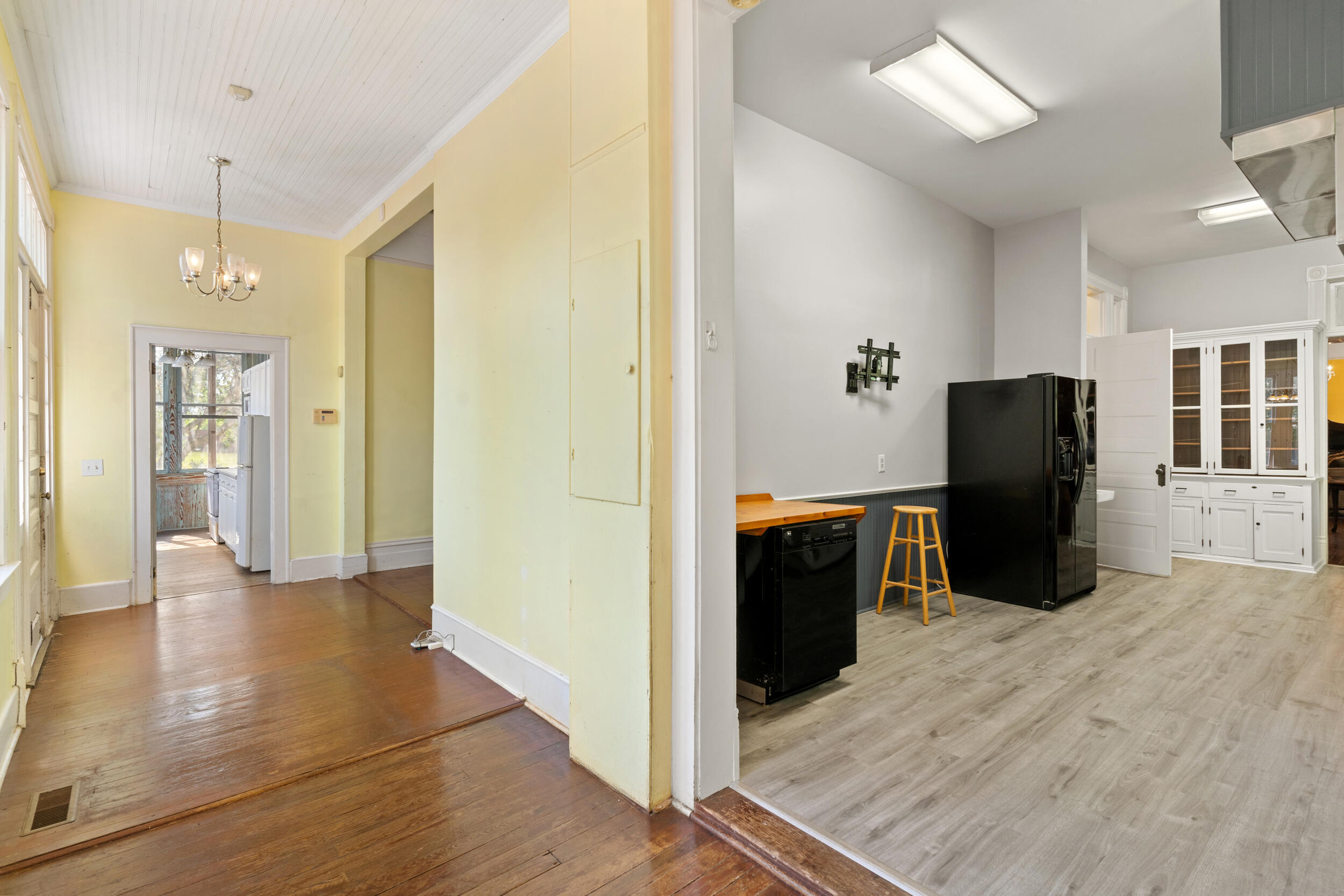 401 W Broad Street Property Photo 13