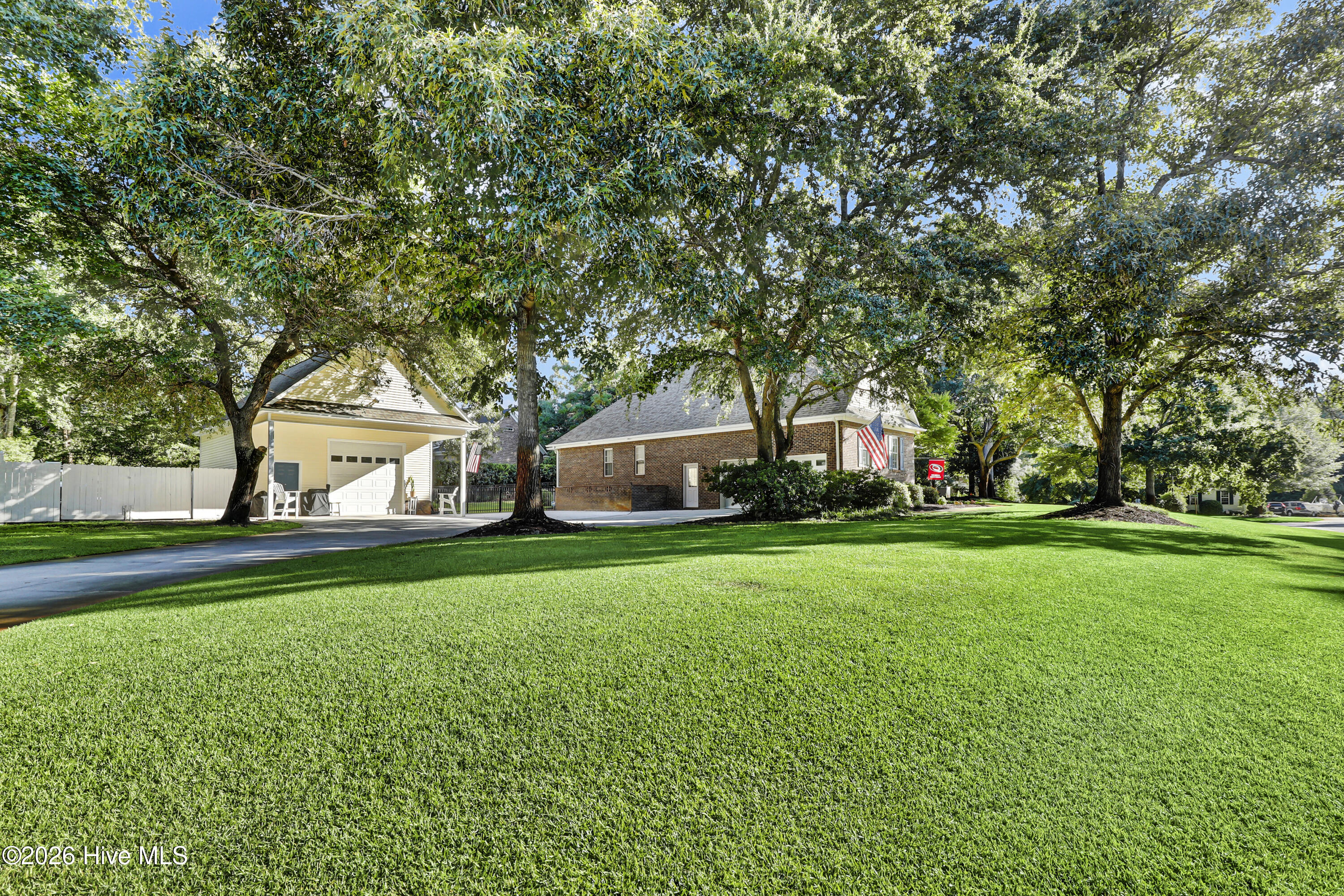 302 Pecan Court Property Photo 3
