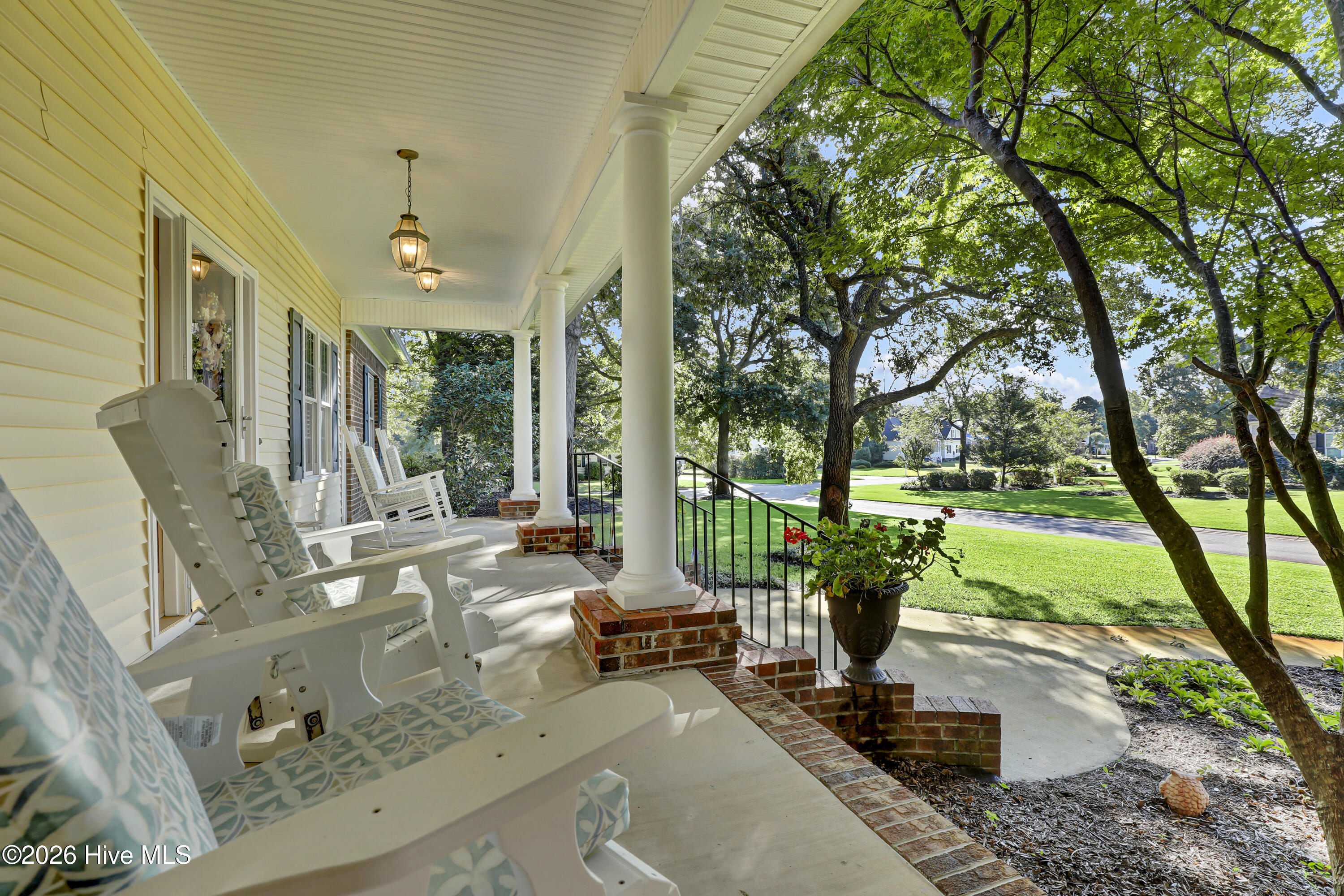302 Pecan Court Property Photo 5