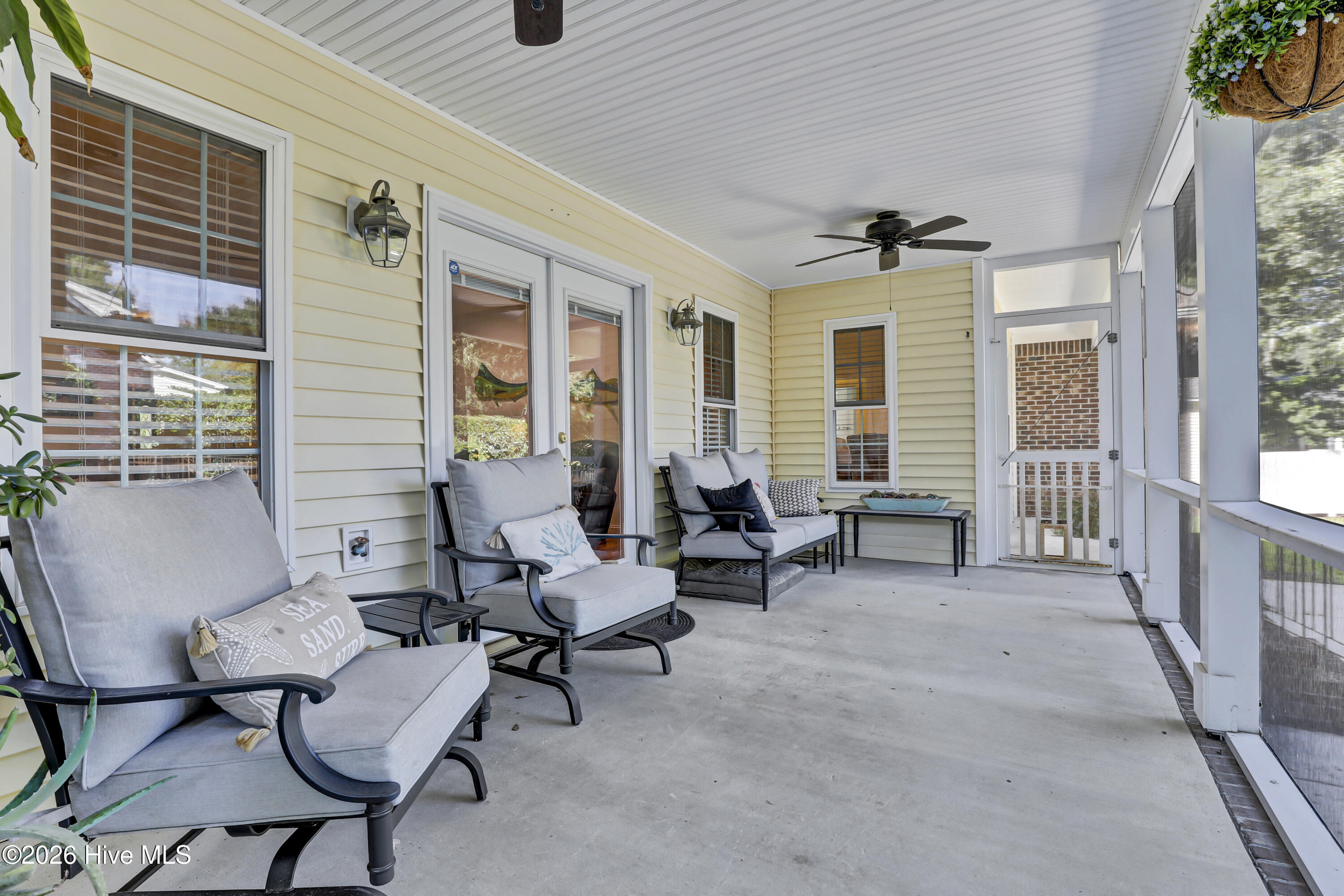 302 Pecan Court Property Photo 18