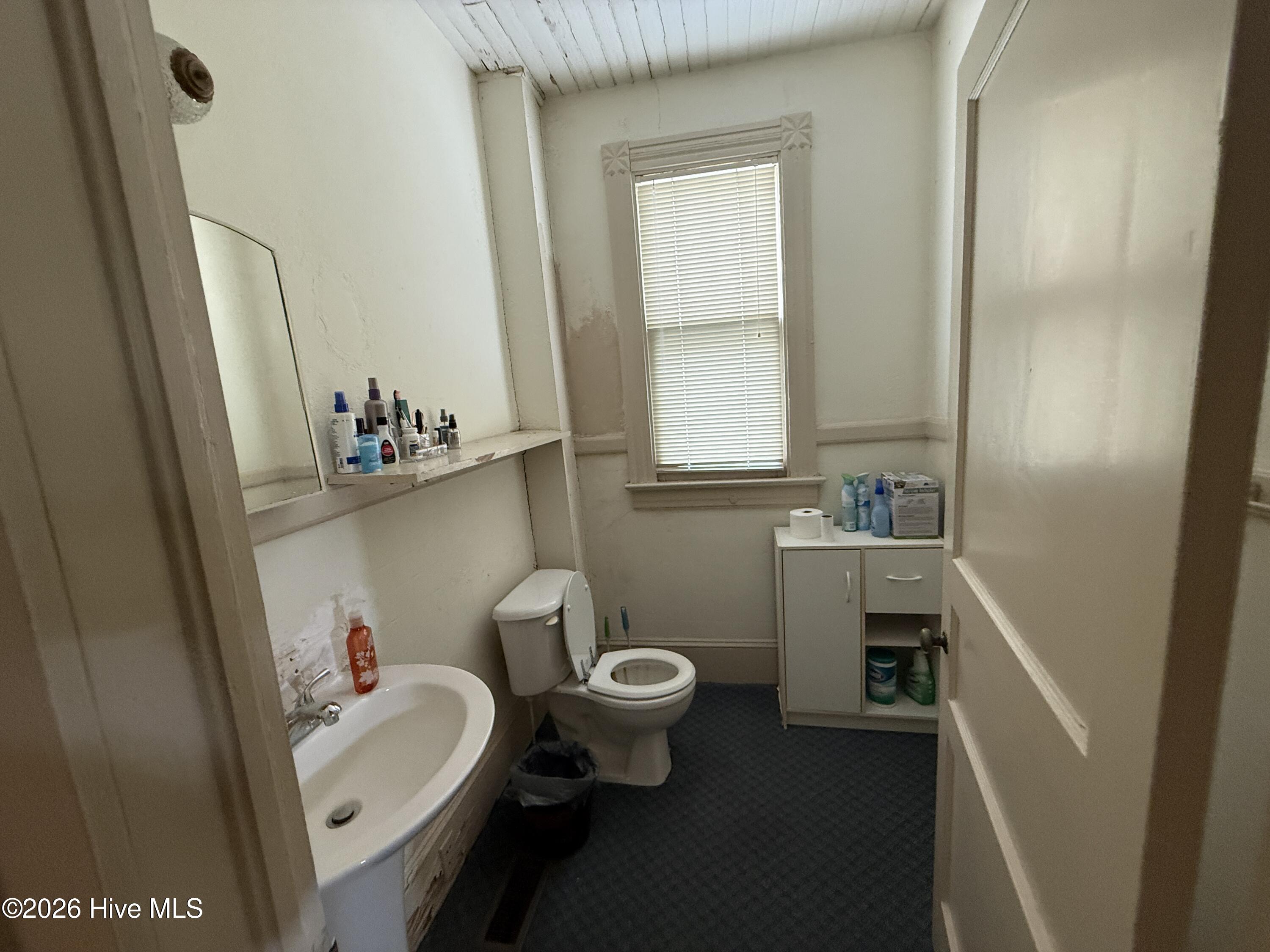 313 W 2nd Street Property Photo 23