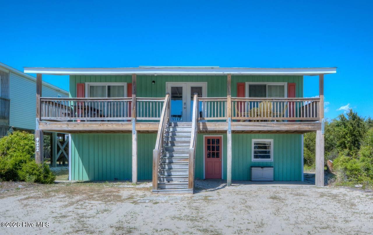 922 E Beach Drive Property Photo 1