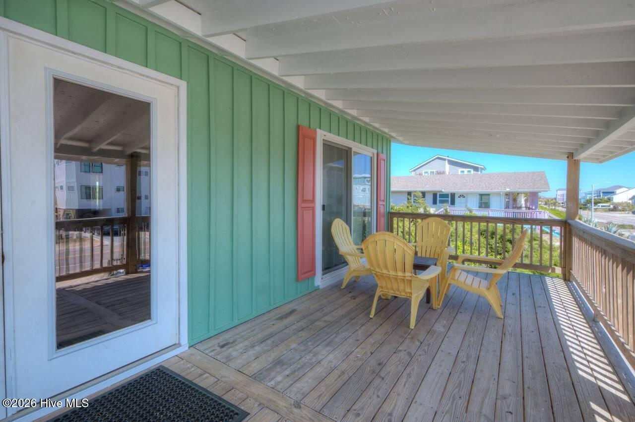 922 E Beach Drive Property Photo 3