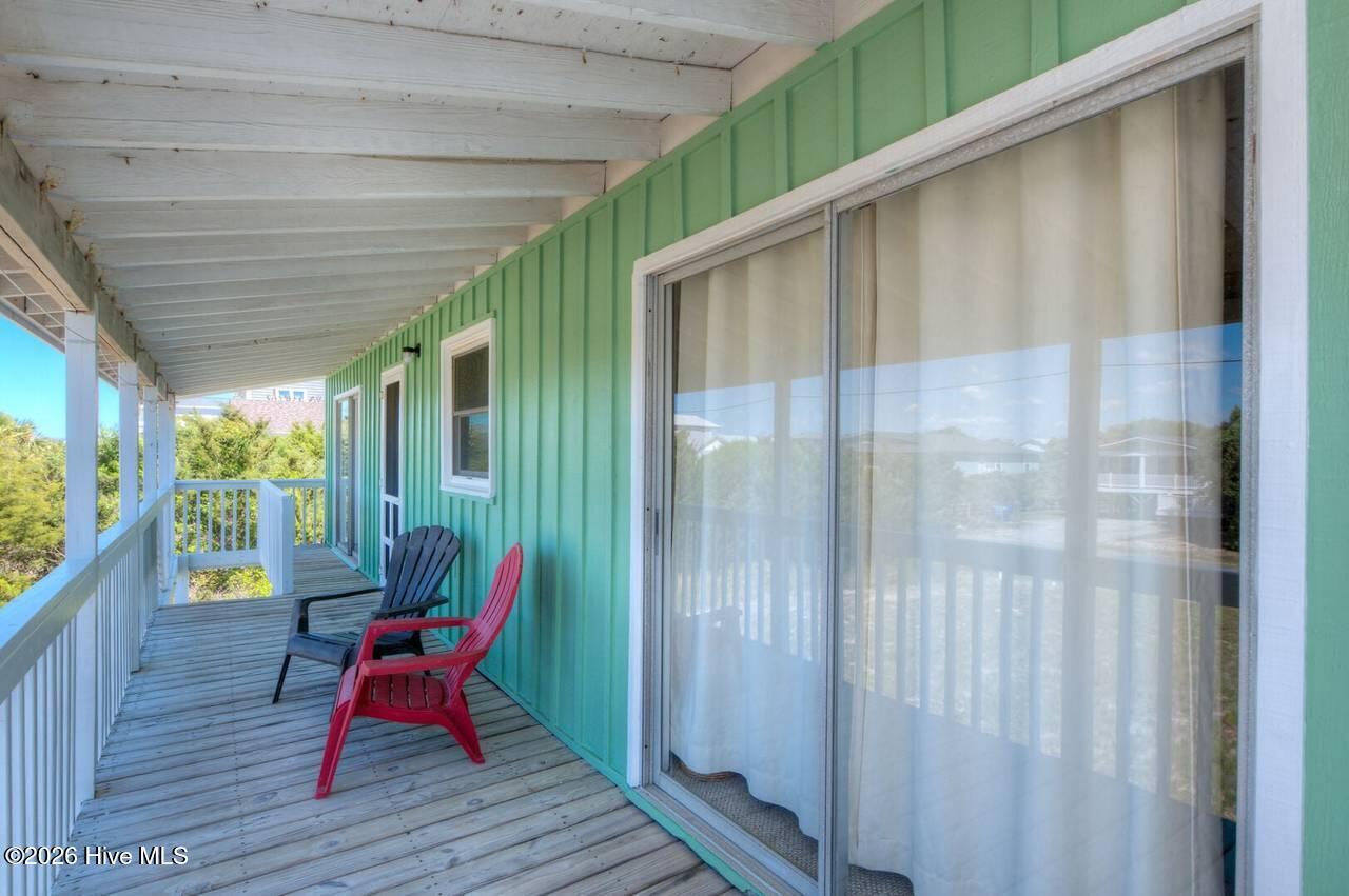 922 E Beach Drive Property Photo 4