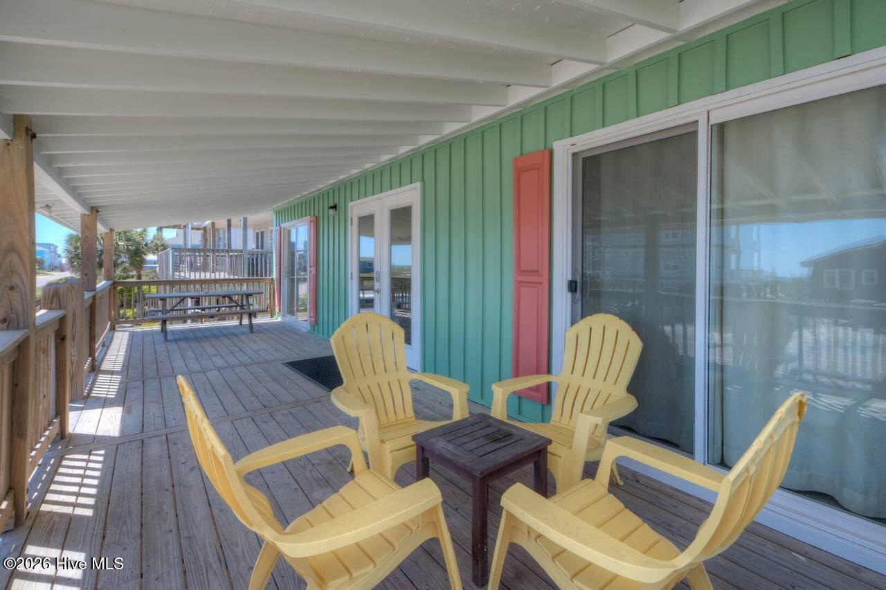 922 E Beach Drive Property Photo 5