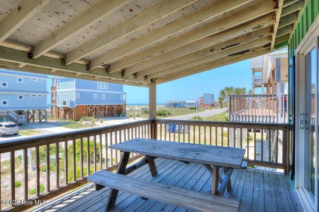 922 E Beach Drive Property Photo 8