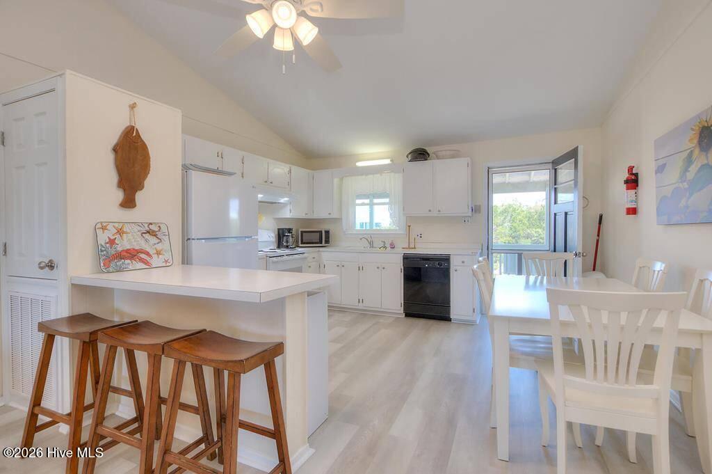 922 E Beach Drive Property Photo 16
