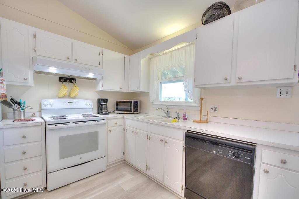 922 E Beach Drive Property Photo 17