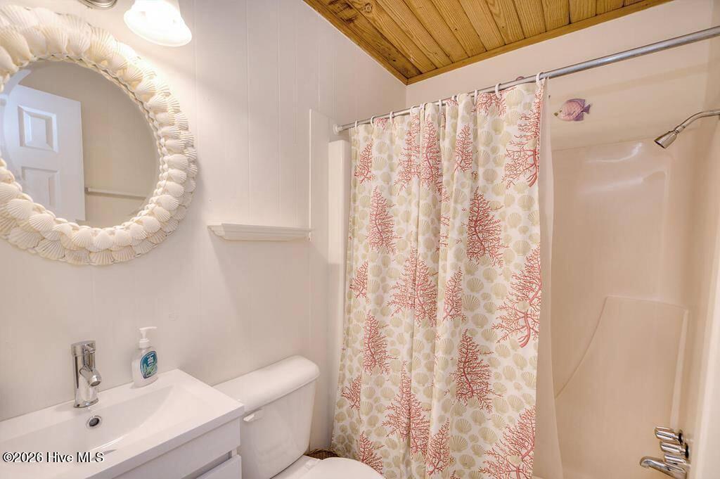 922 E Beach Drive Property Photo 21