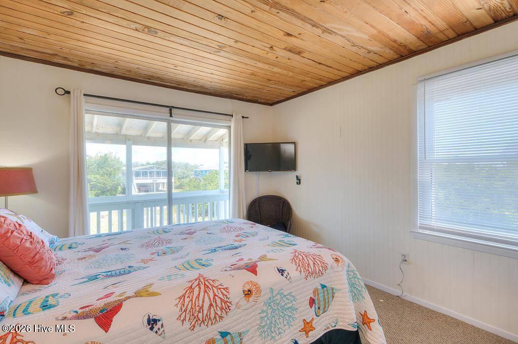 922 E Beach Drive Property Photo 23