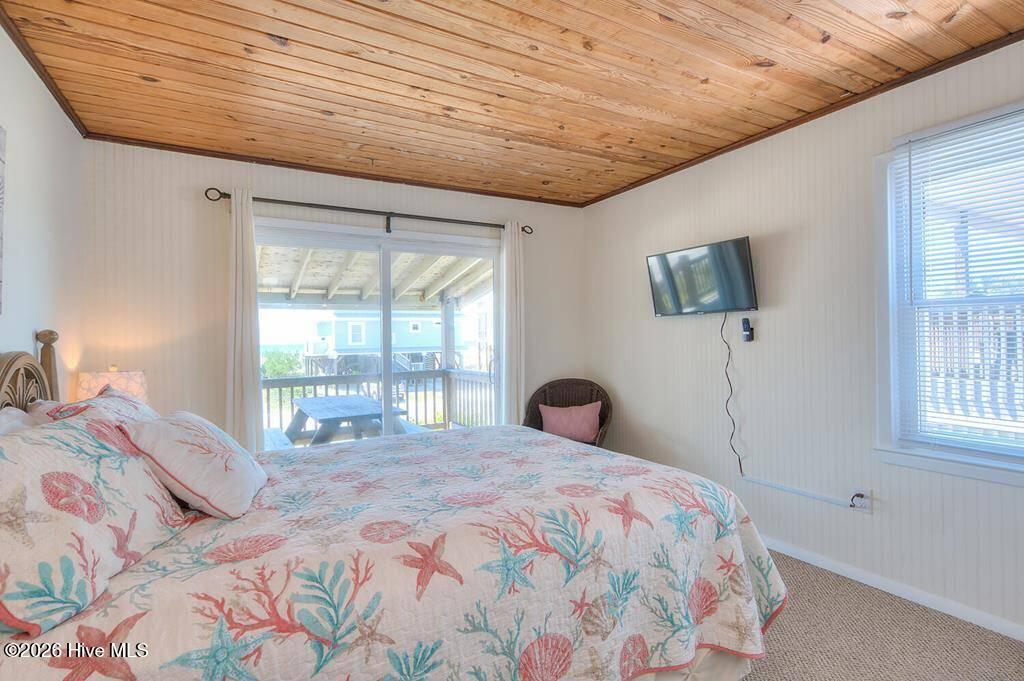 922 E Beach Drive Property Photo 28