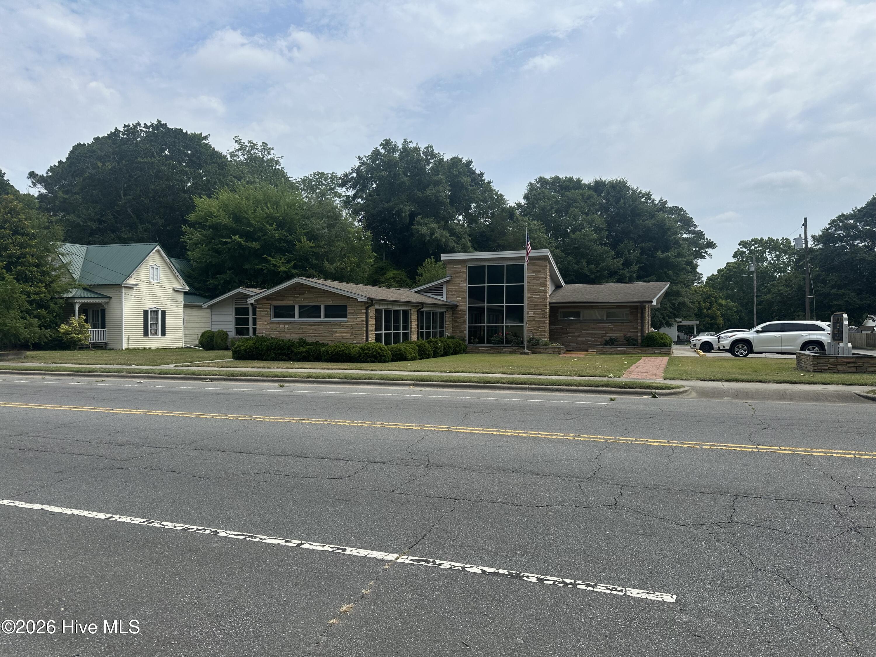 404 N Pine Street Property Photo 1