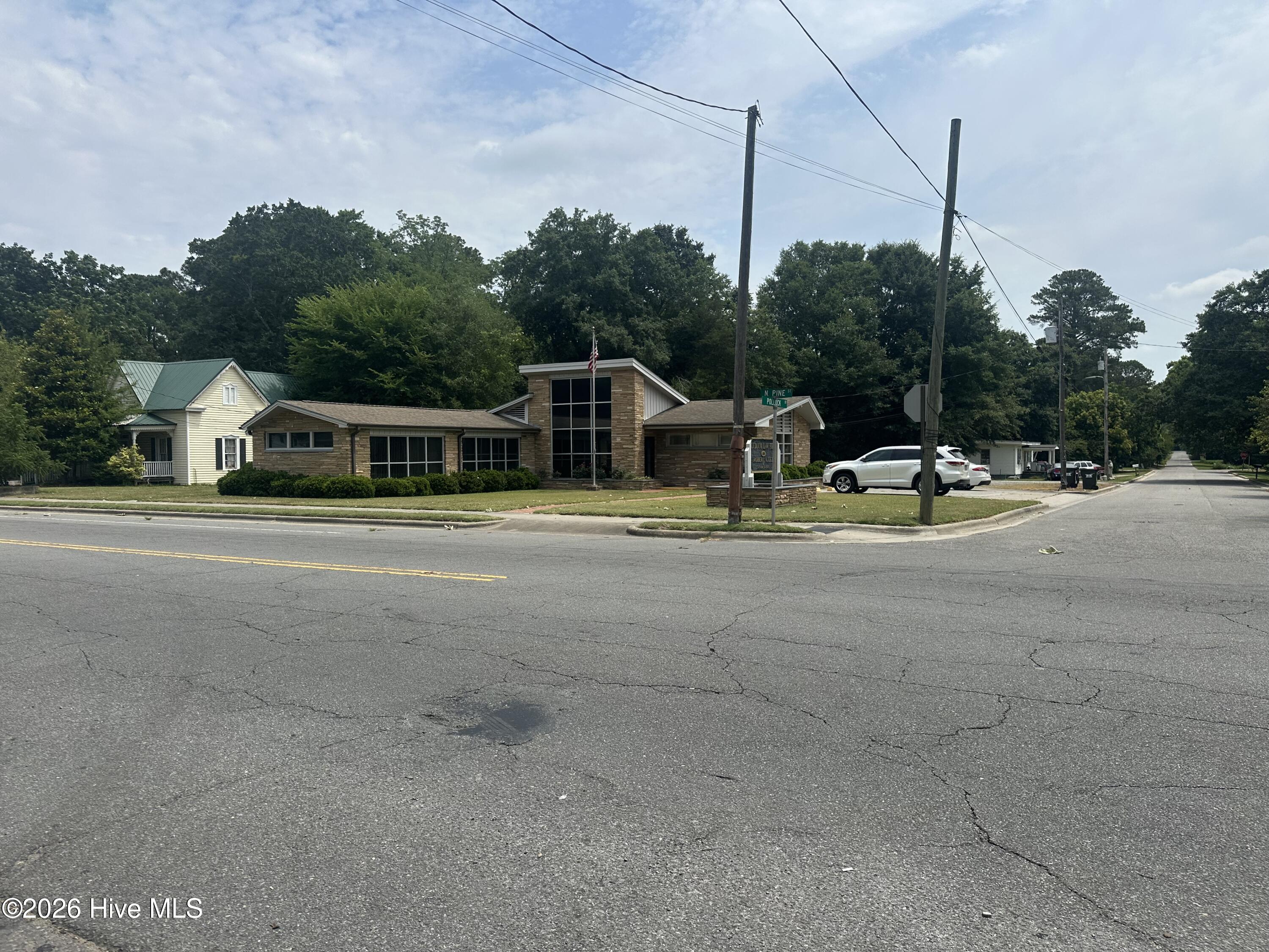 404 N Pine Street Property Photo 2