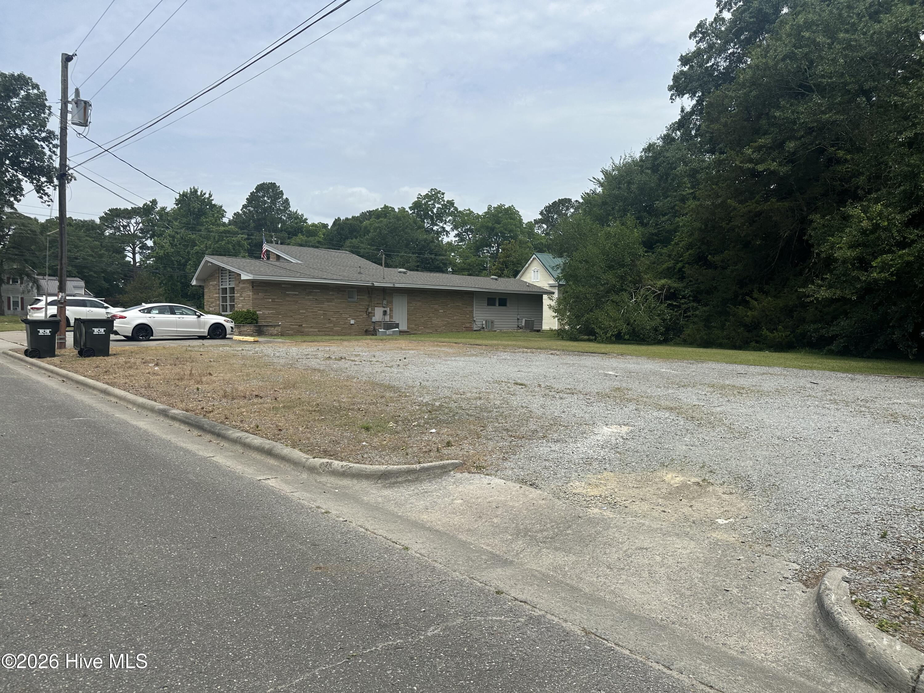 404 N Pine Street Property Photo 6