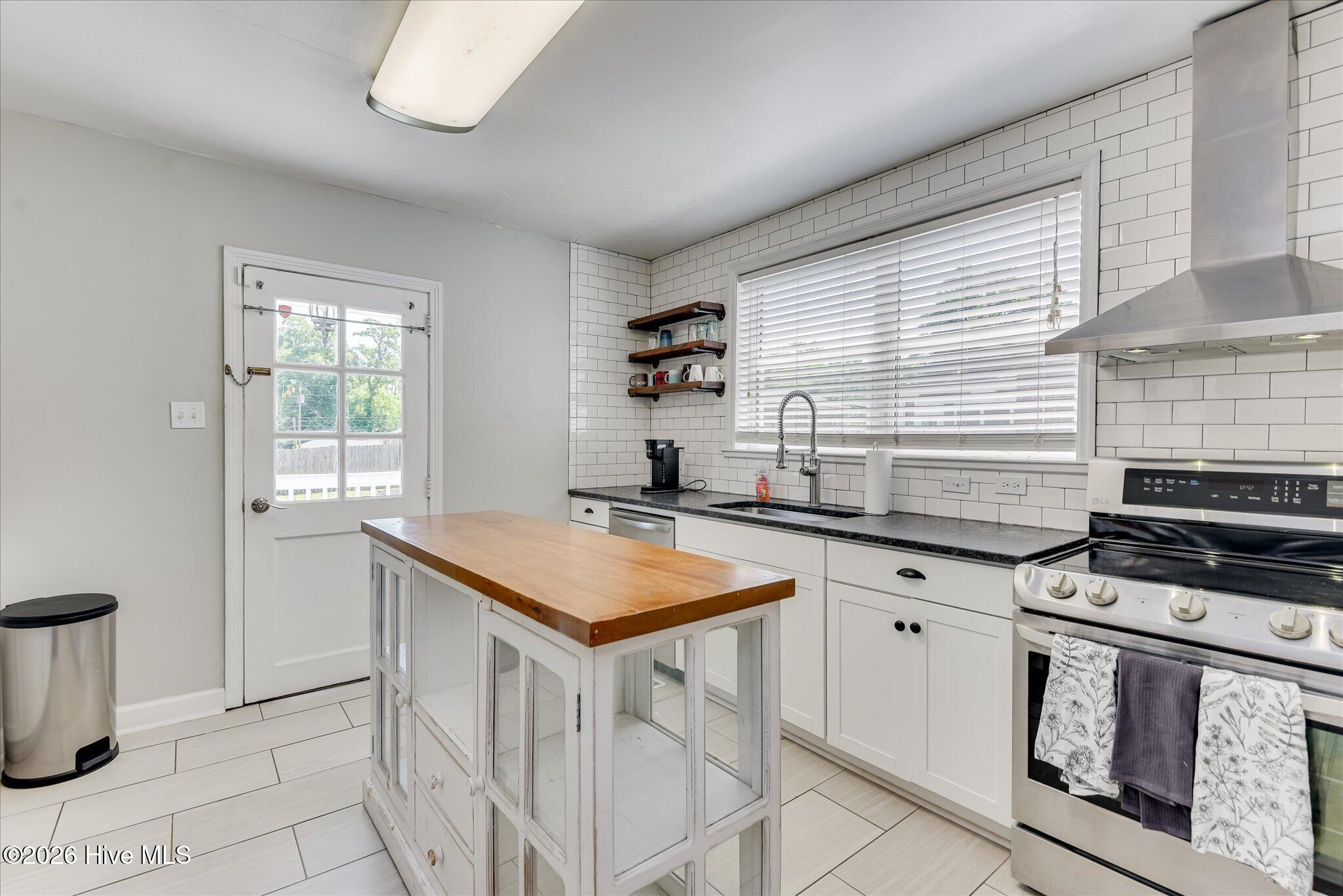 1106 Azalea Drive Property Photo 16