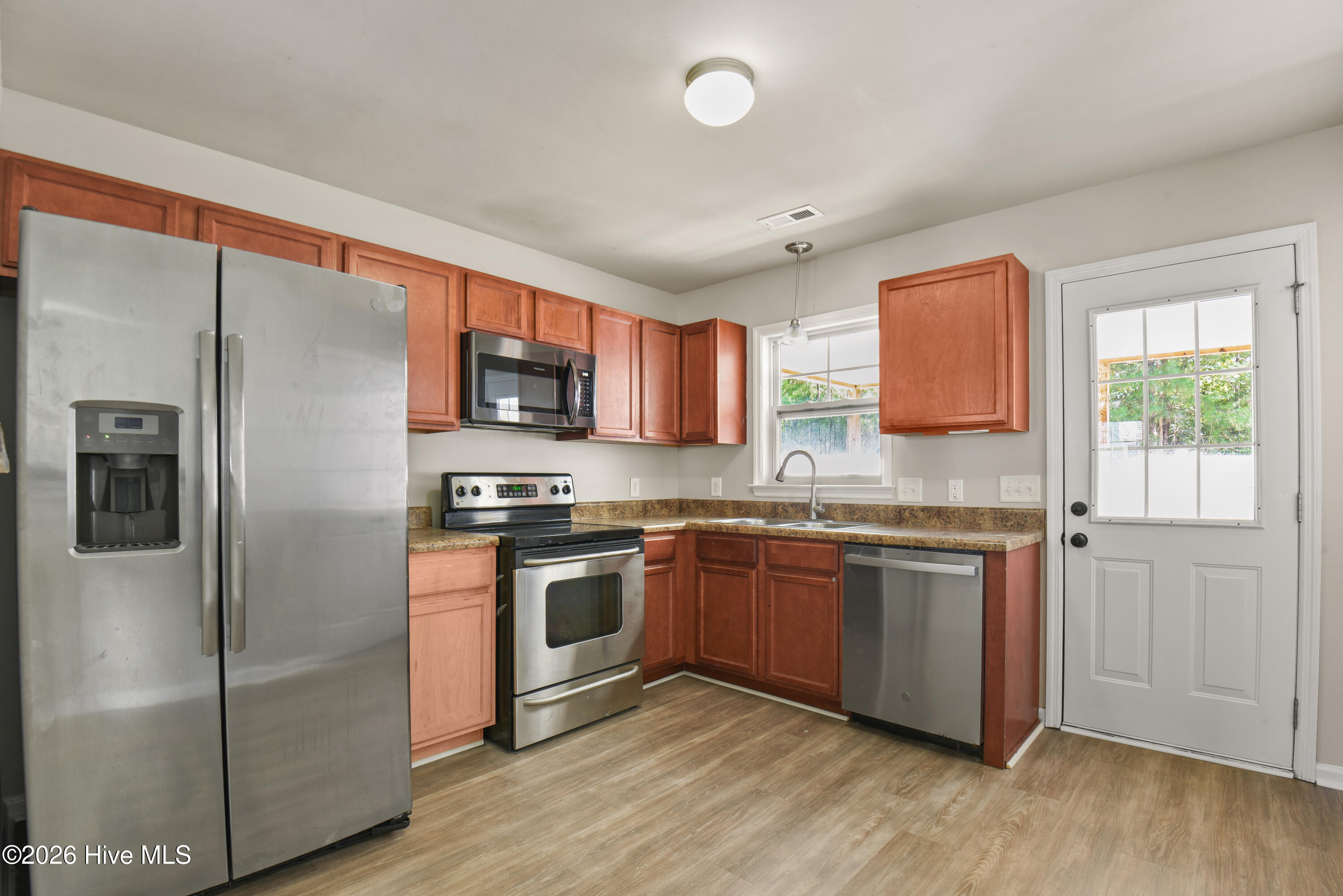 133 Waterstone Lane Property Photo 8