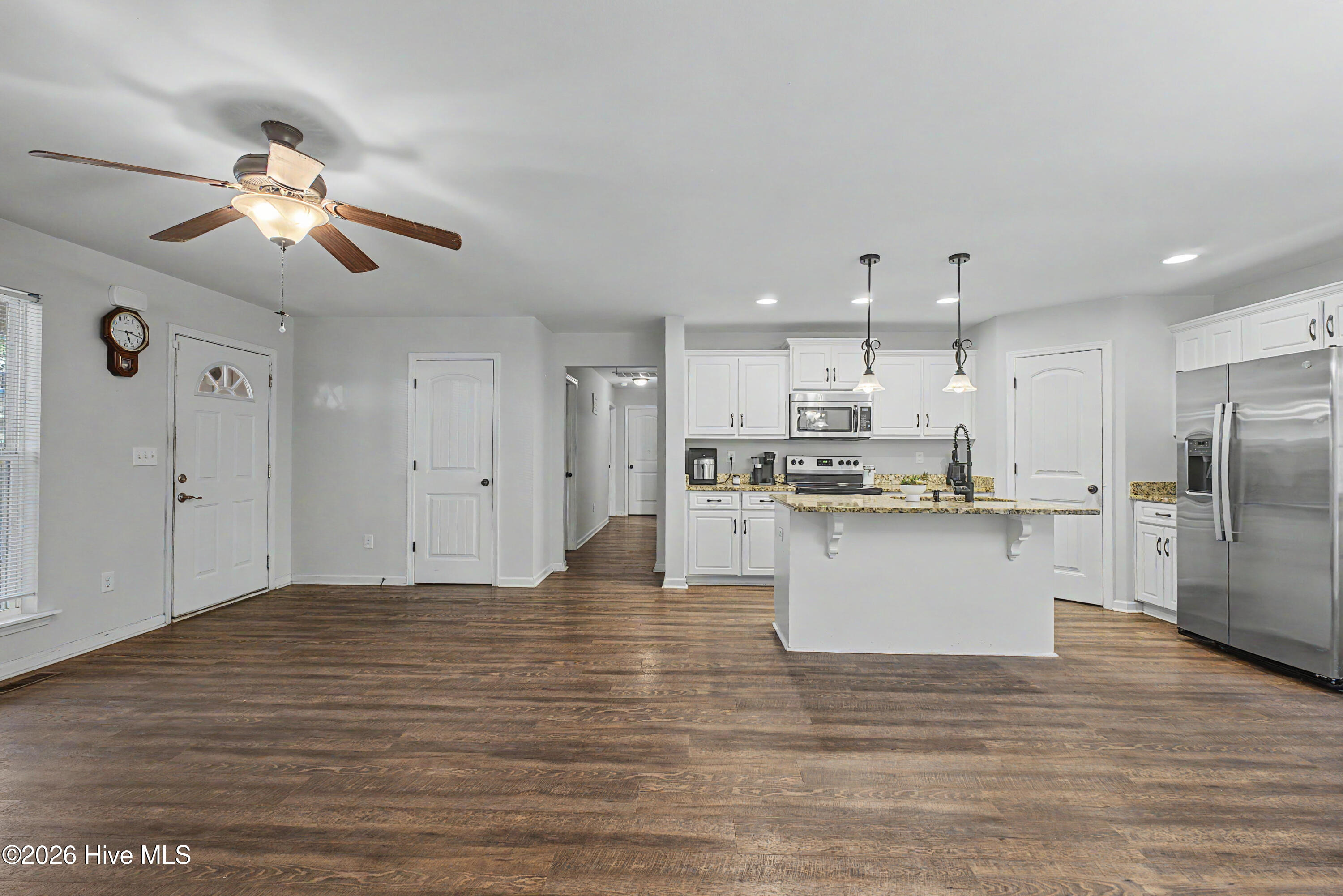 607 Ridgefield Drive Property Photo 4