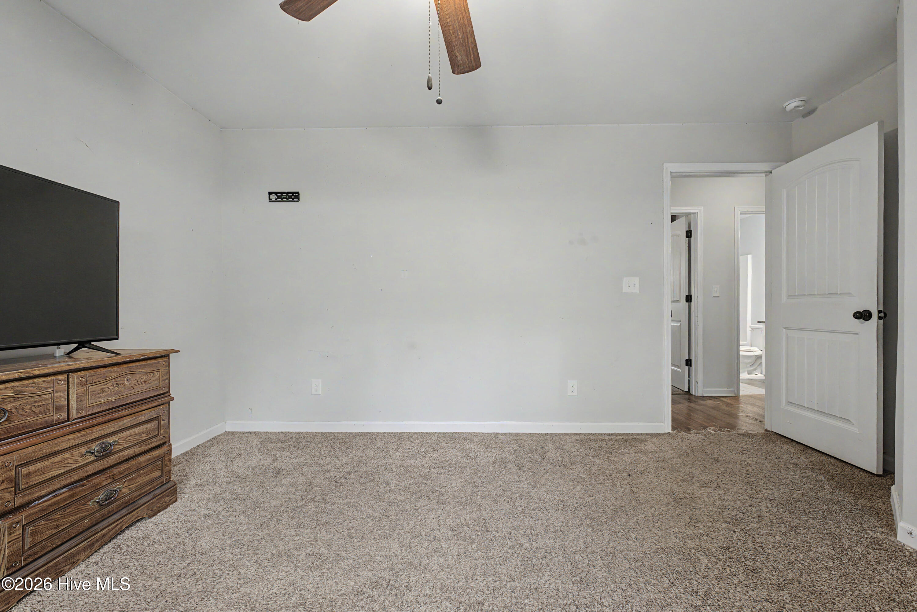 607 Ridgefield Drive Property Photo 13