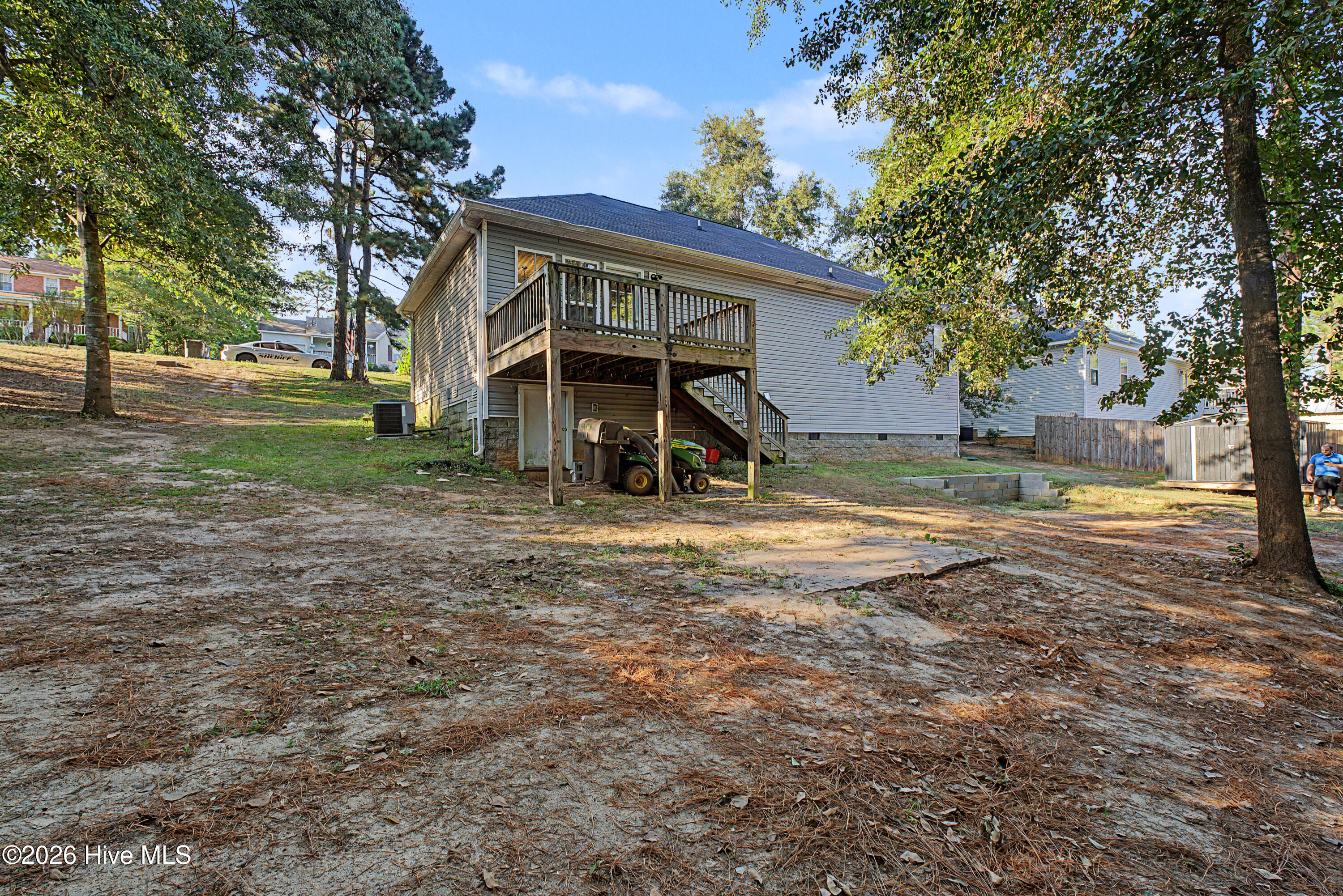 607 Ridgefield Drive Property Photo 24