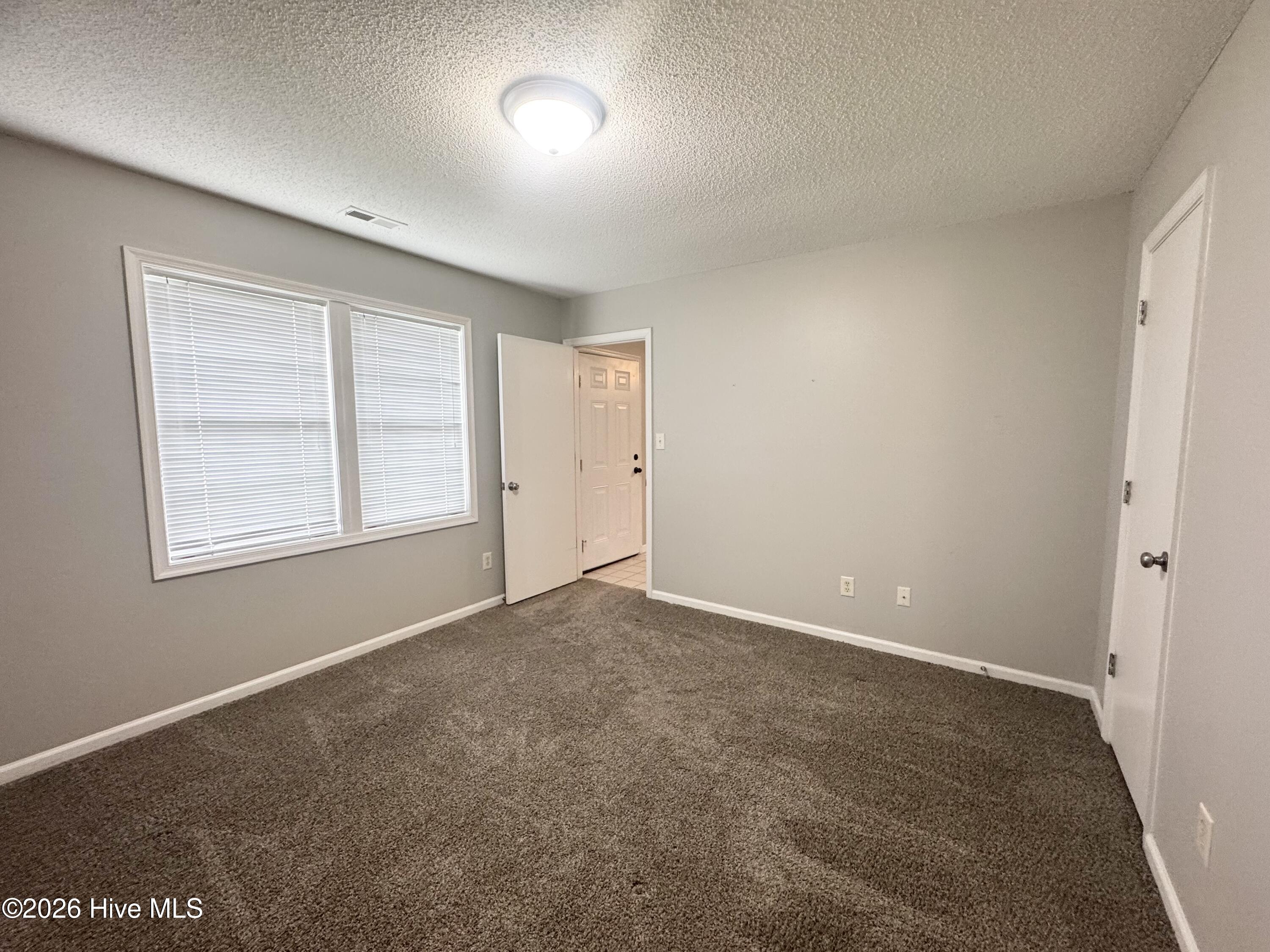 114 Old Oak Drive Property Photo 2
