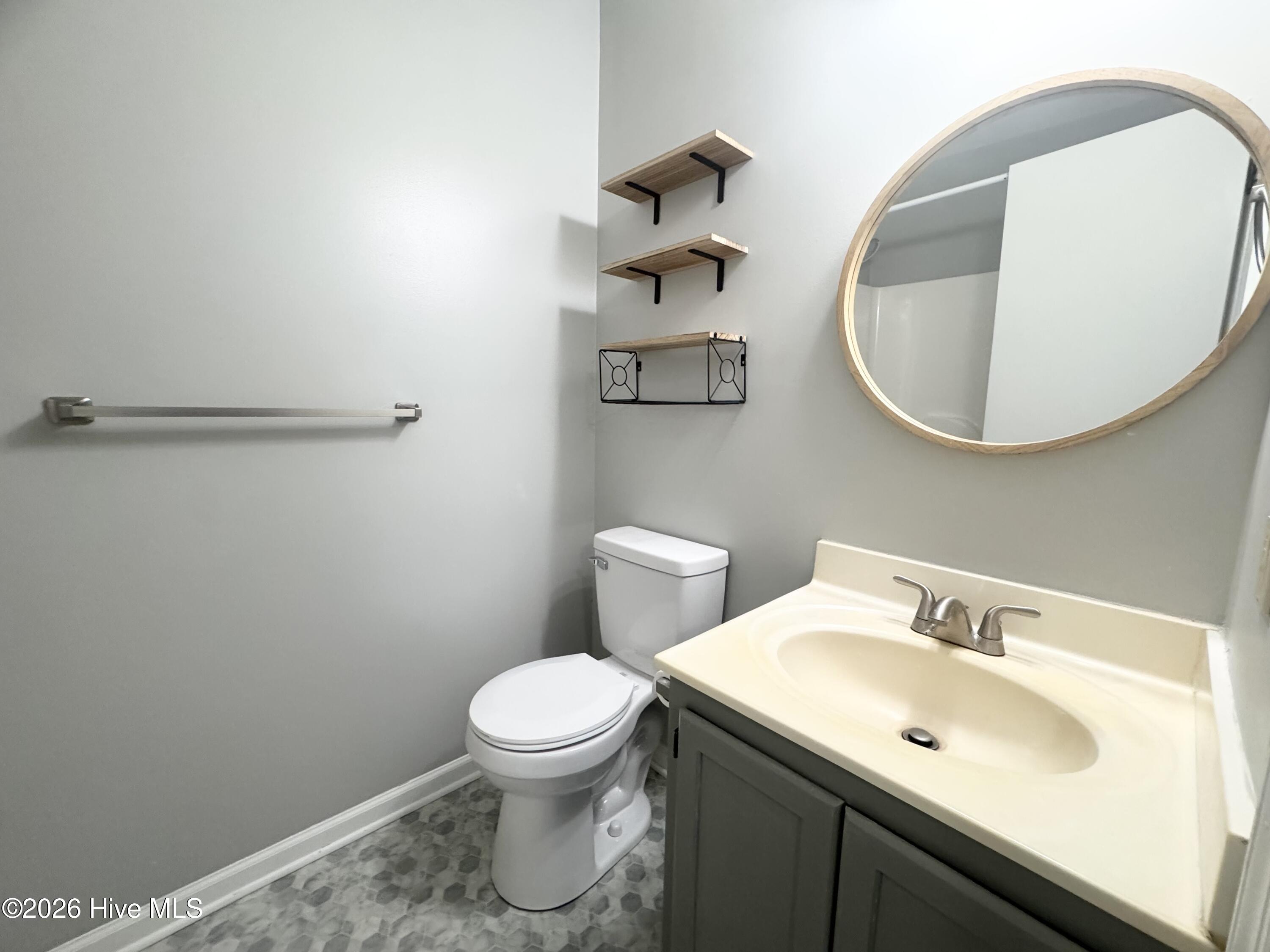 114 Old Oak Drive Property Photo 3