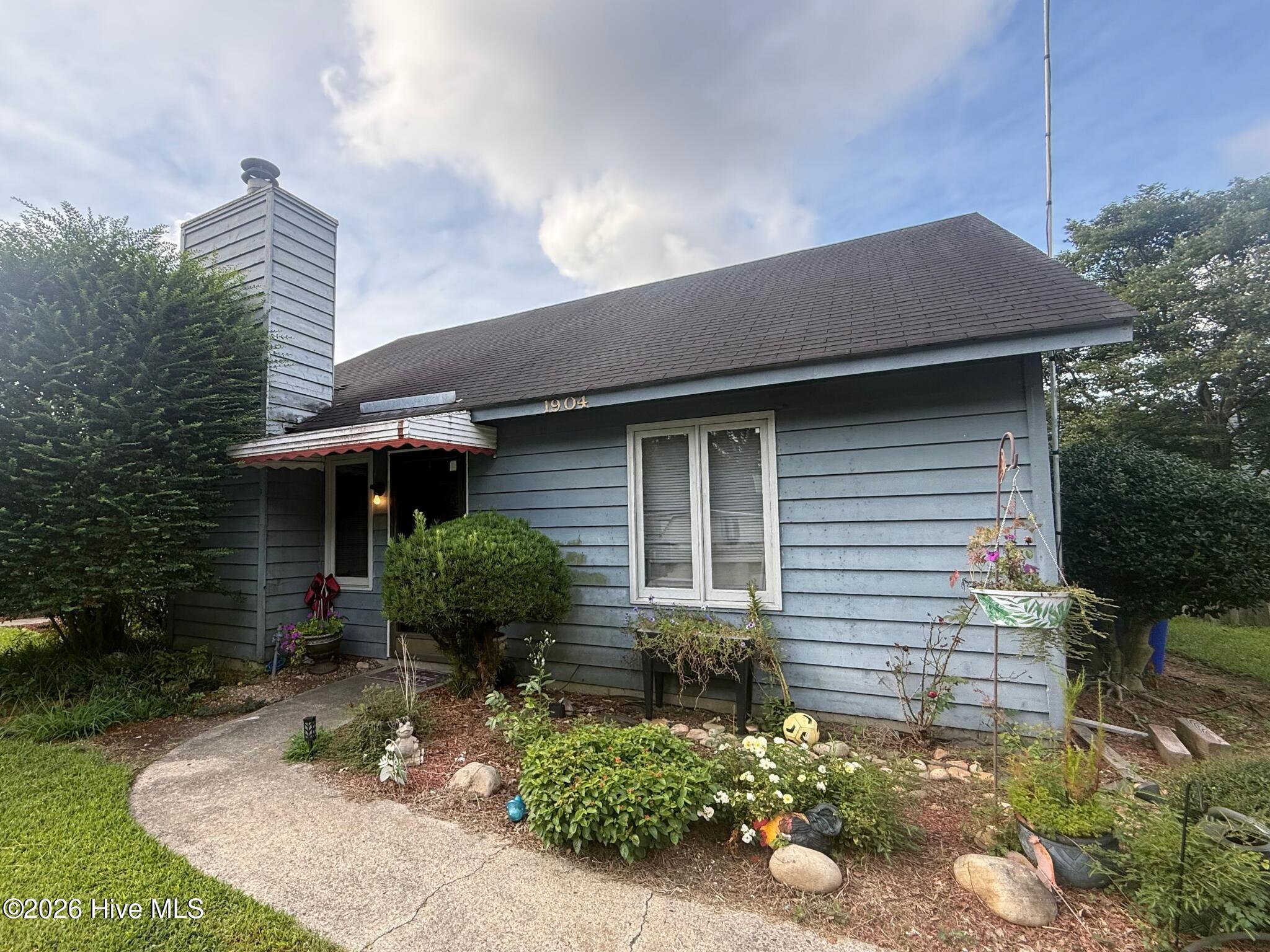 1904 White Hollow Drive Property Photo 2
