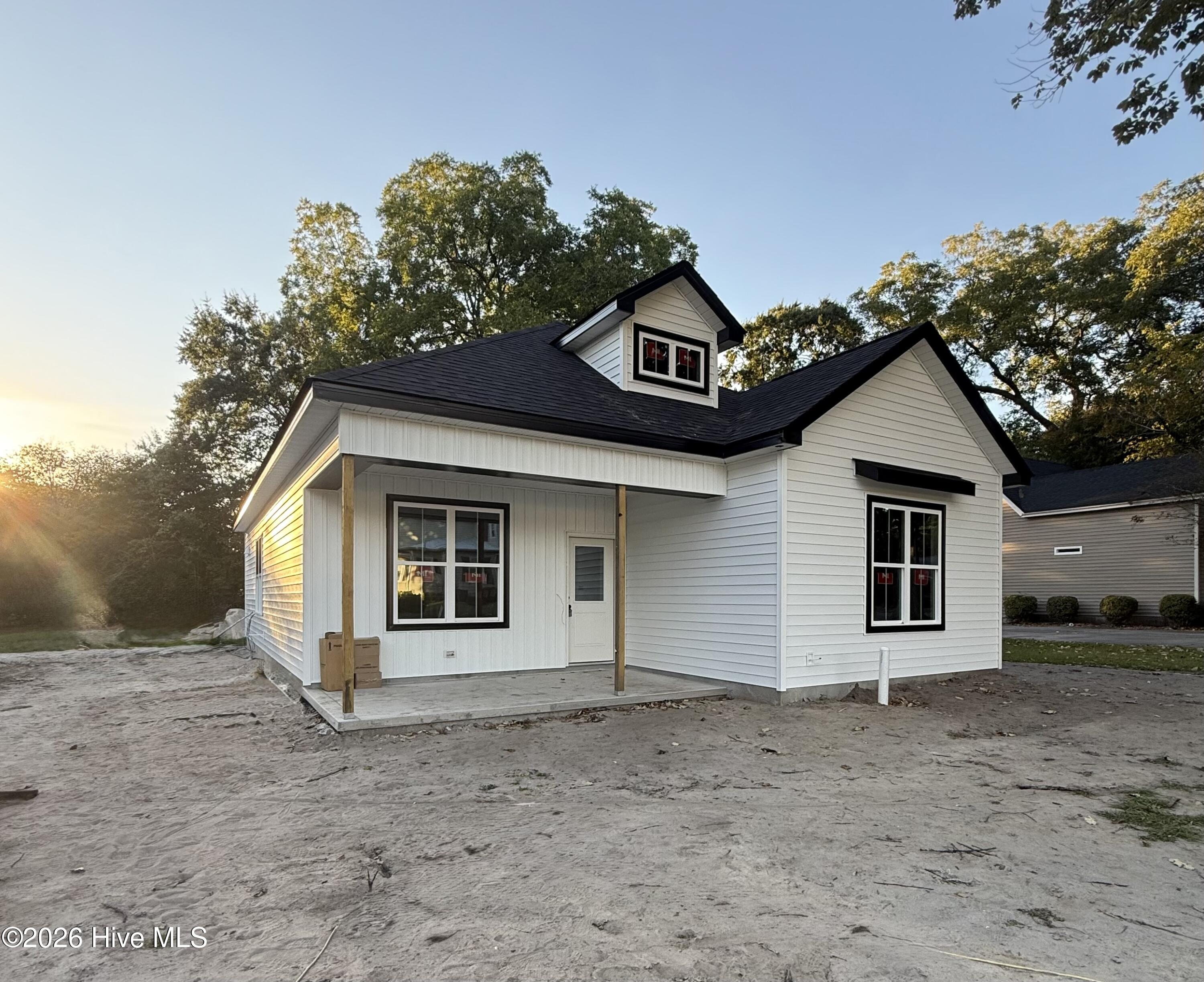 4138 W College Street Property Photo 1