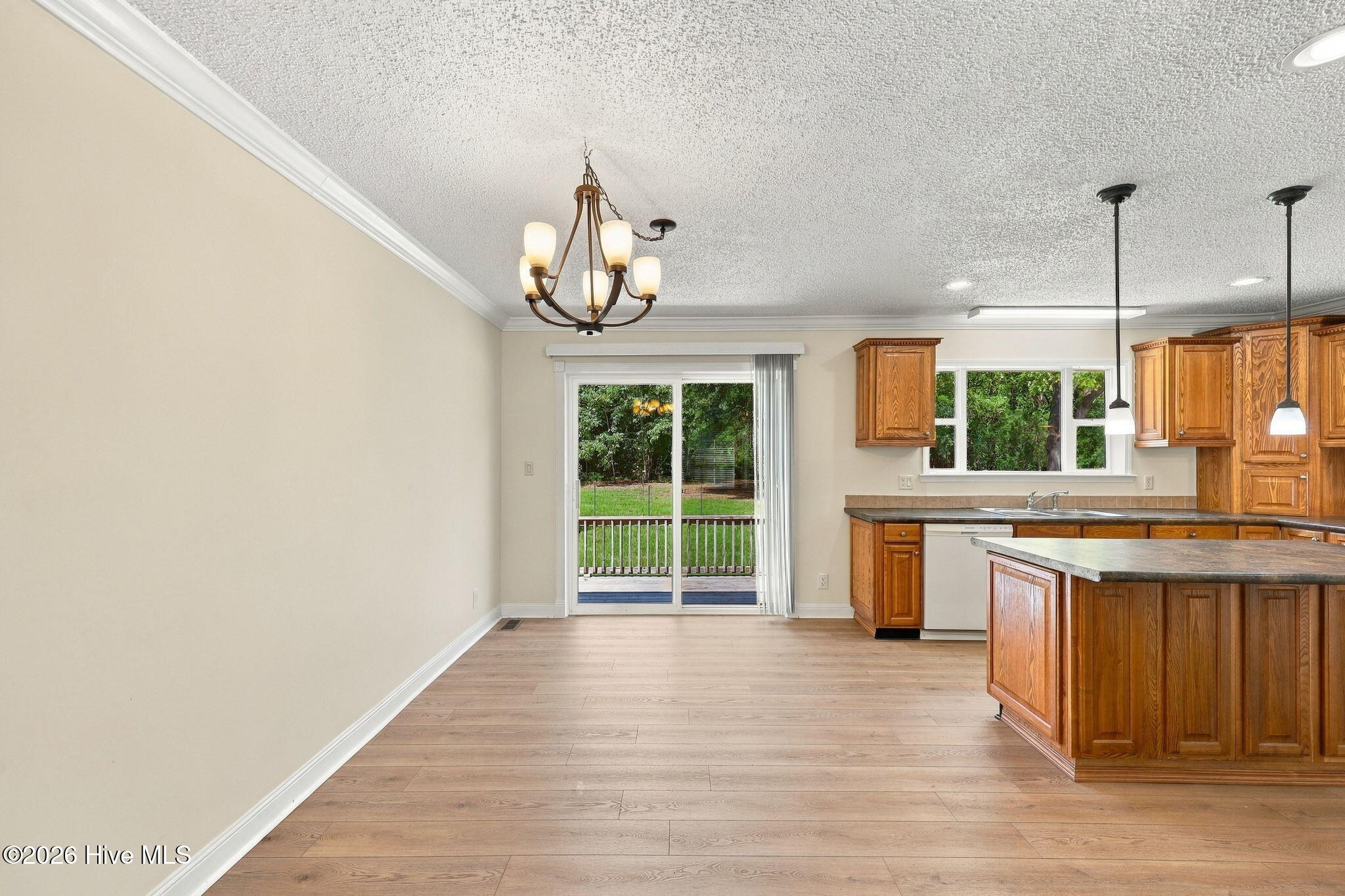 1370 Ring Road Property Photo 8