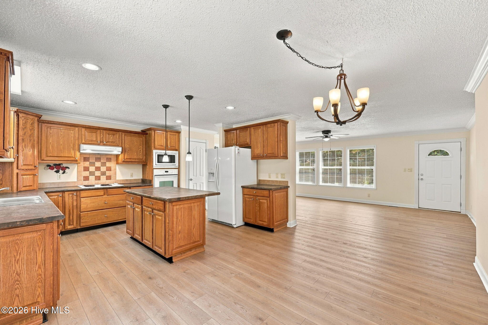 1370 Ring Road Property Photo 9
