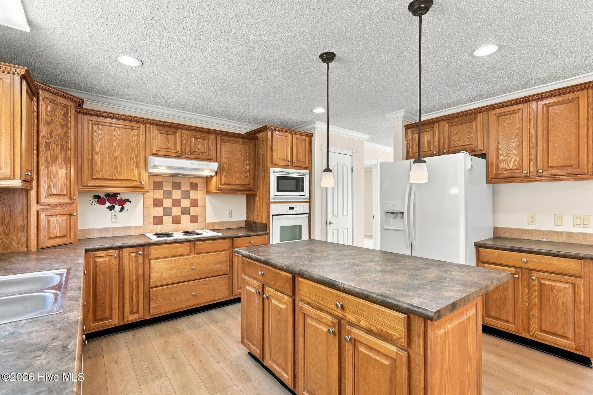 1370 Ring Road Property Photo 11