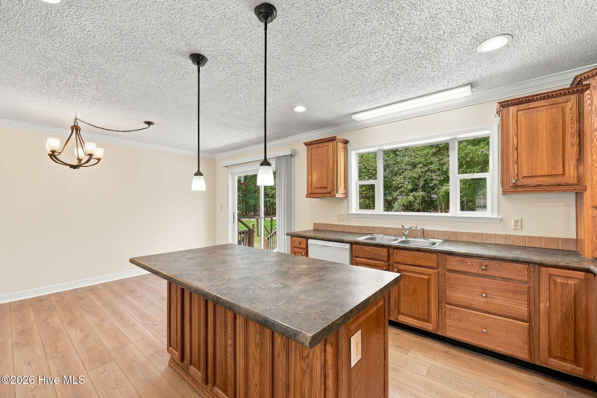 1370 Ring Road Property Photo 13