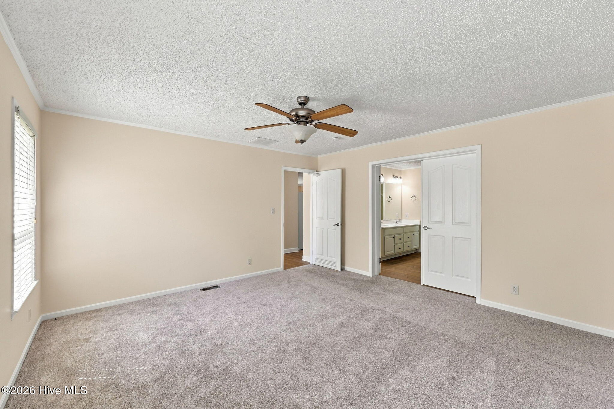 1370 Ring Road Property Photo 15