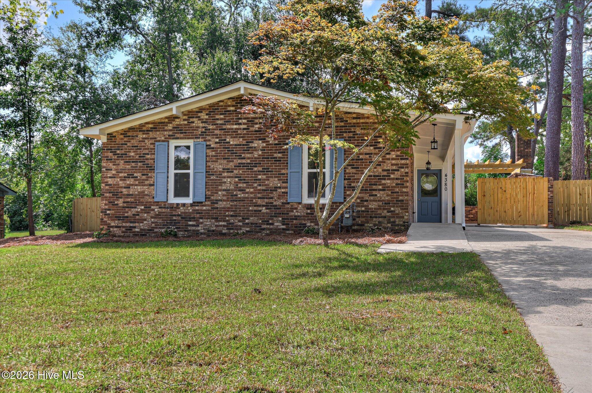 4380 Roxbury Drive Property Photo 1