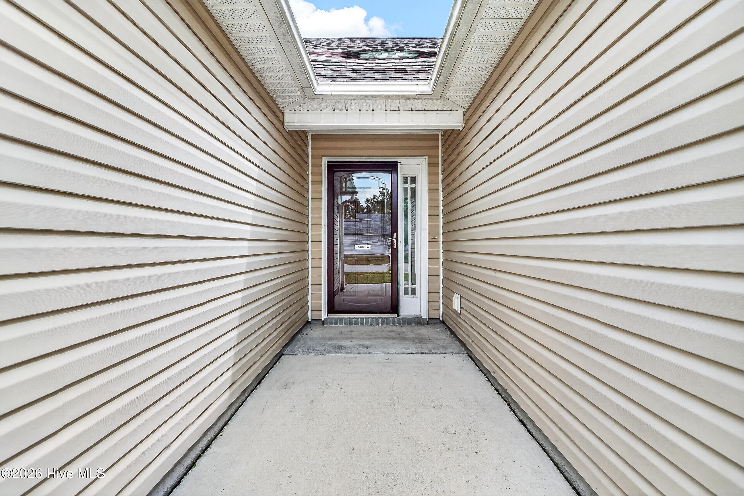 829 Dynasty Drive Property Photo 4