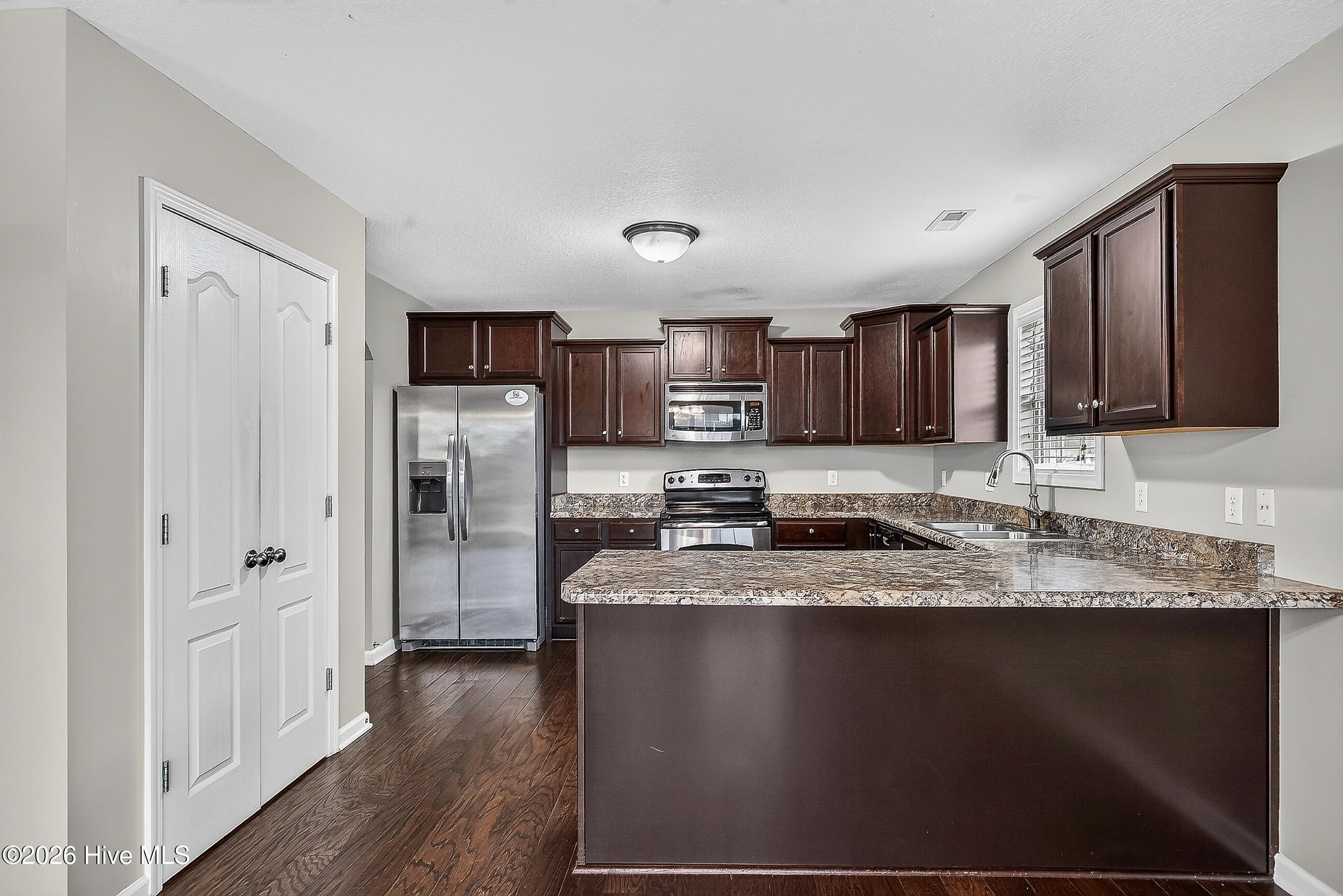 829 Dynasty Drive Property Photo 11