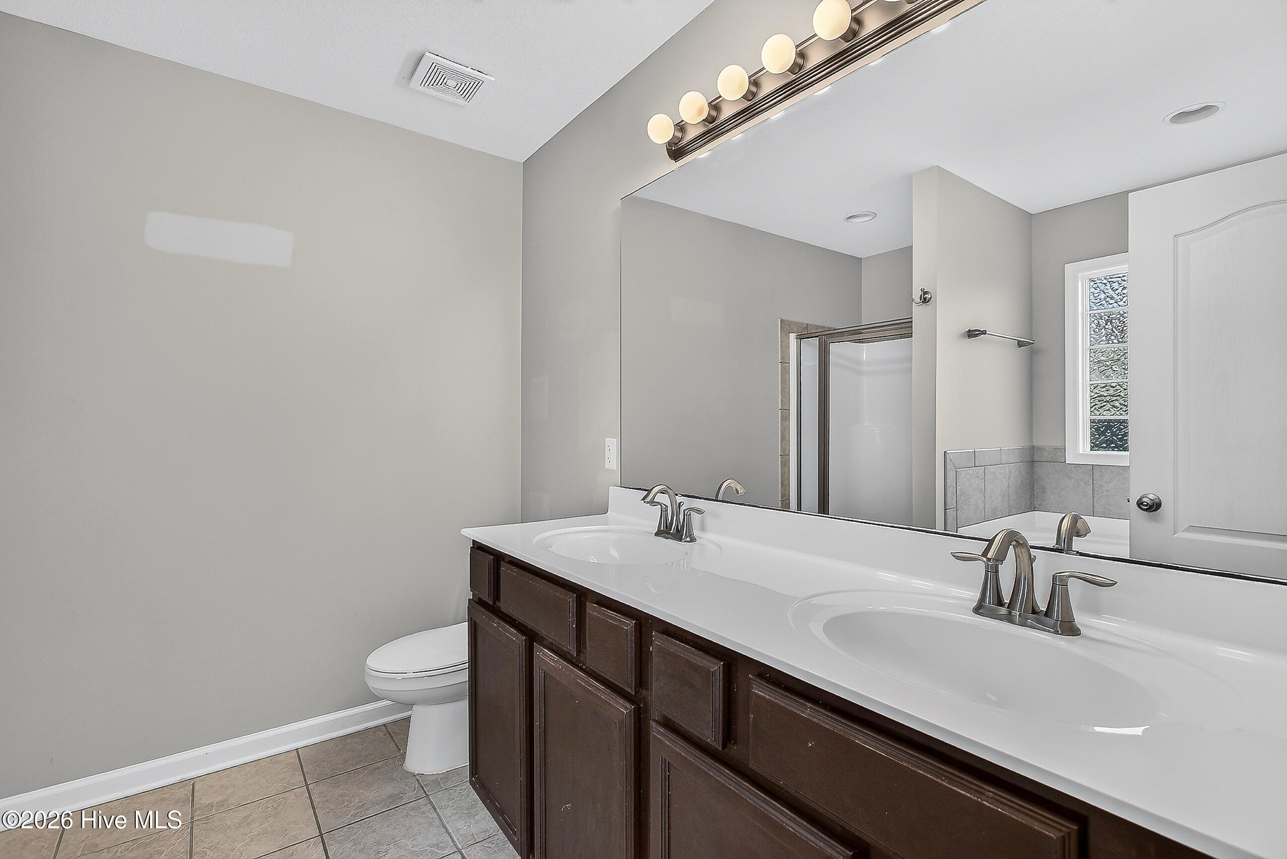 829 Dynasty Drive Property Photo 18