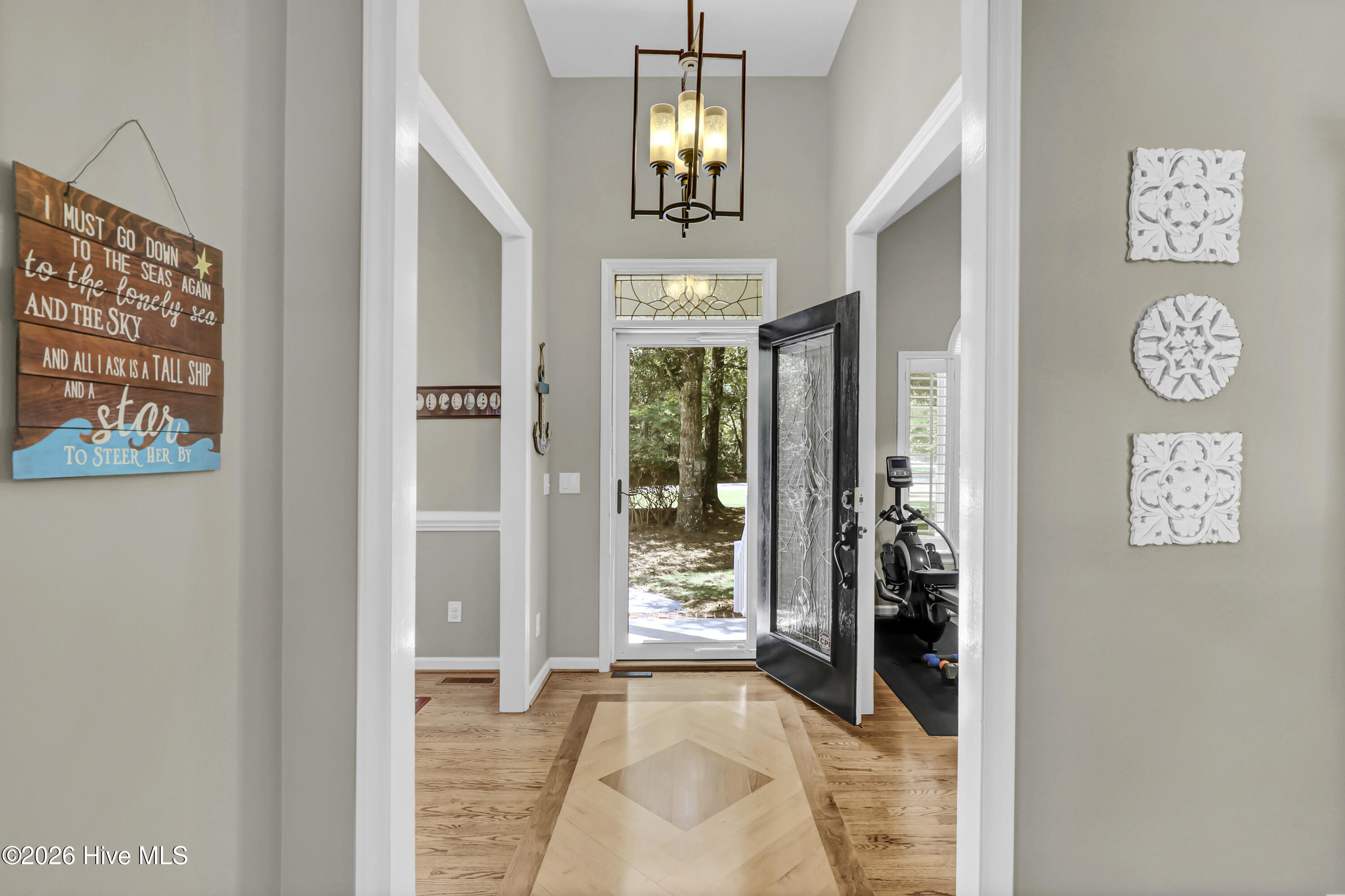 645 Sawgrass Road Property Photo 4