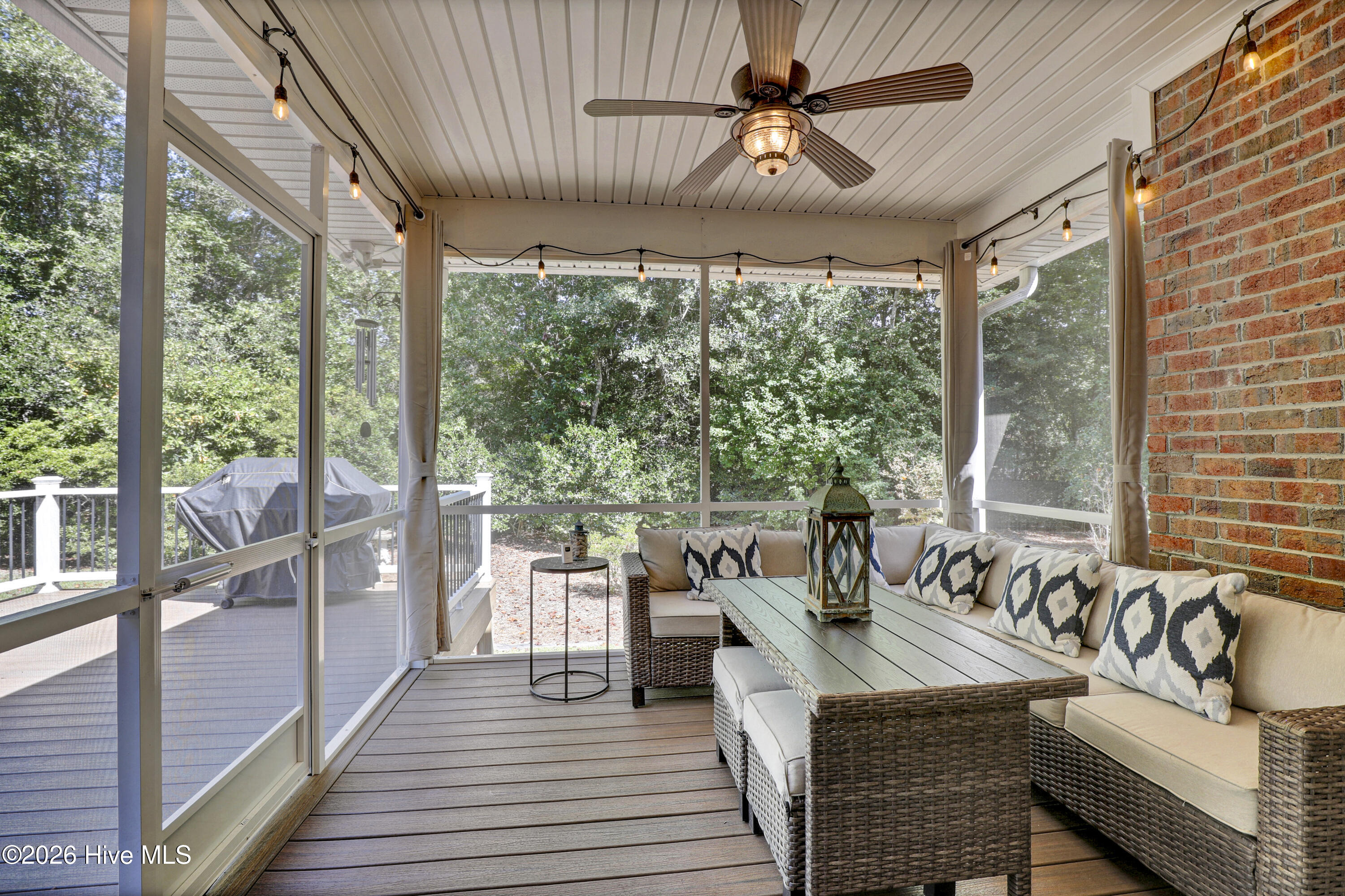 645 Sawgrass Road Property Photo 12